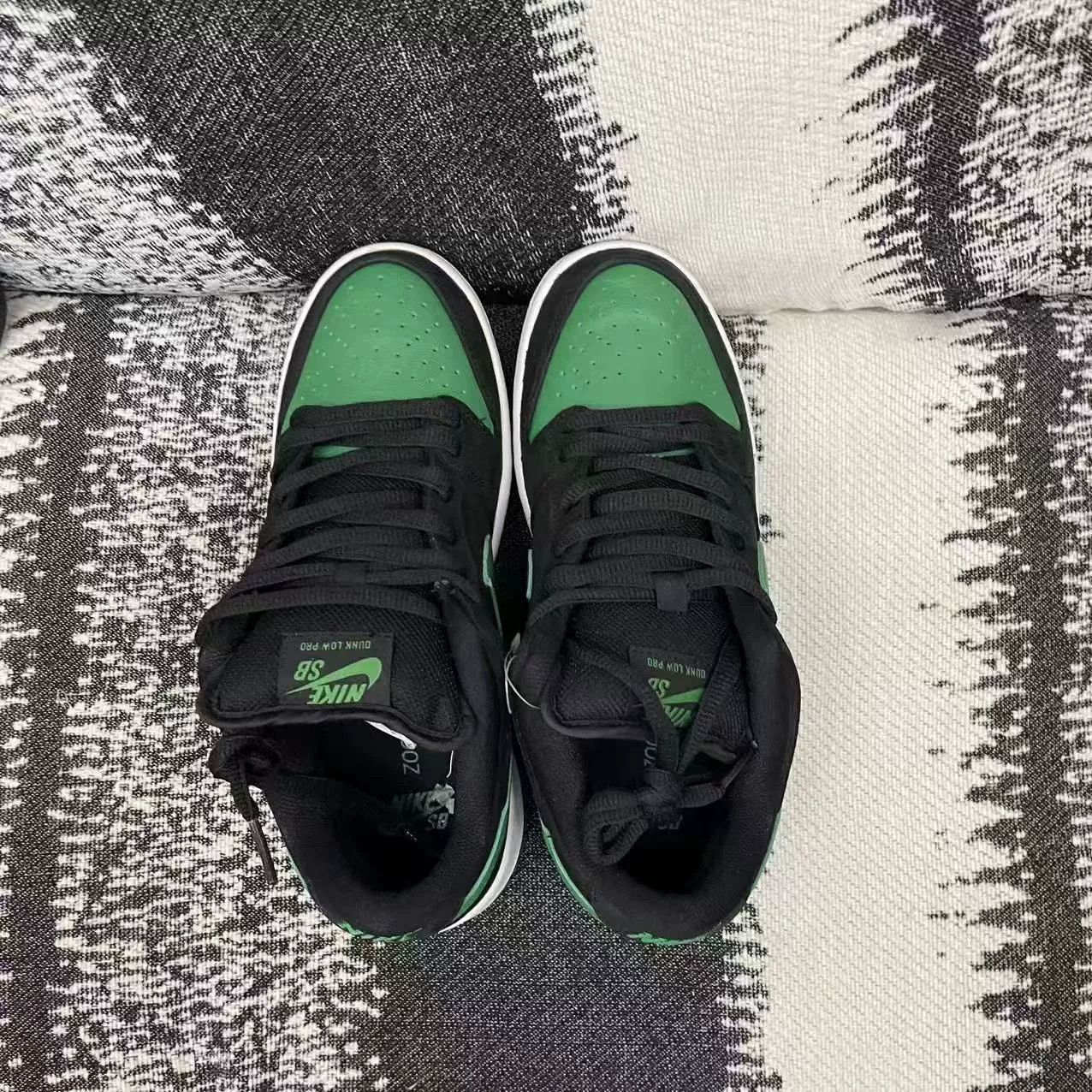 Nike Nike DUNK Green Lowtop Sneakers 5.5 Men Size US 5.5 / EU 38 - 6 Thumbnail