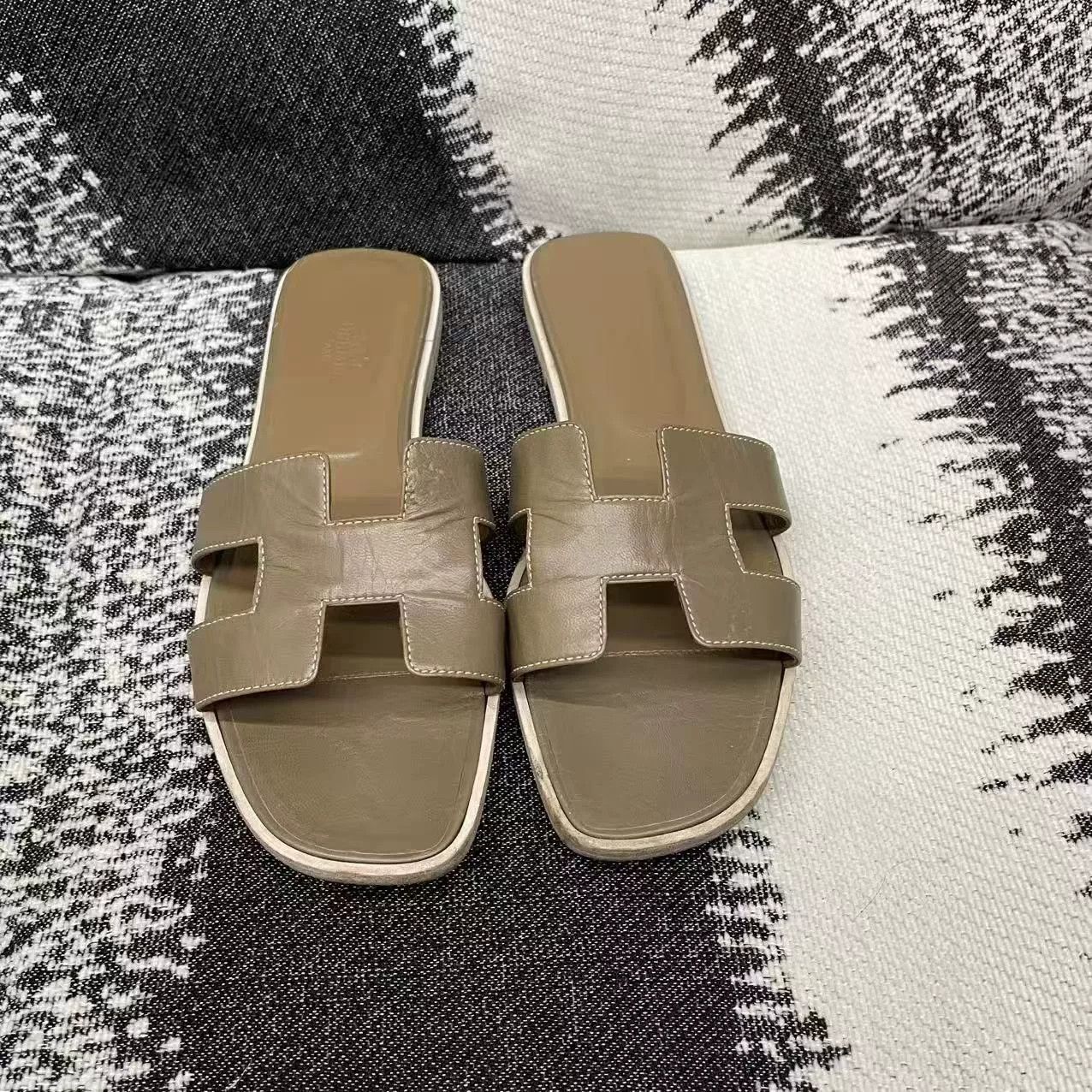 Hermes Hermes Brown Sandals us_9 Women Size US 9 / IT 39 - 2 Thumbnail