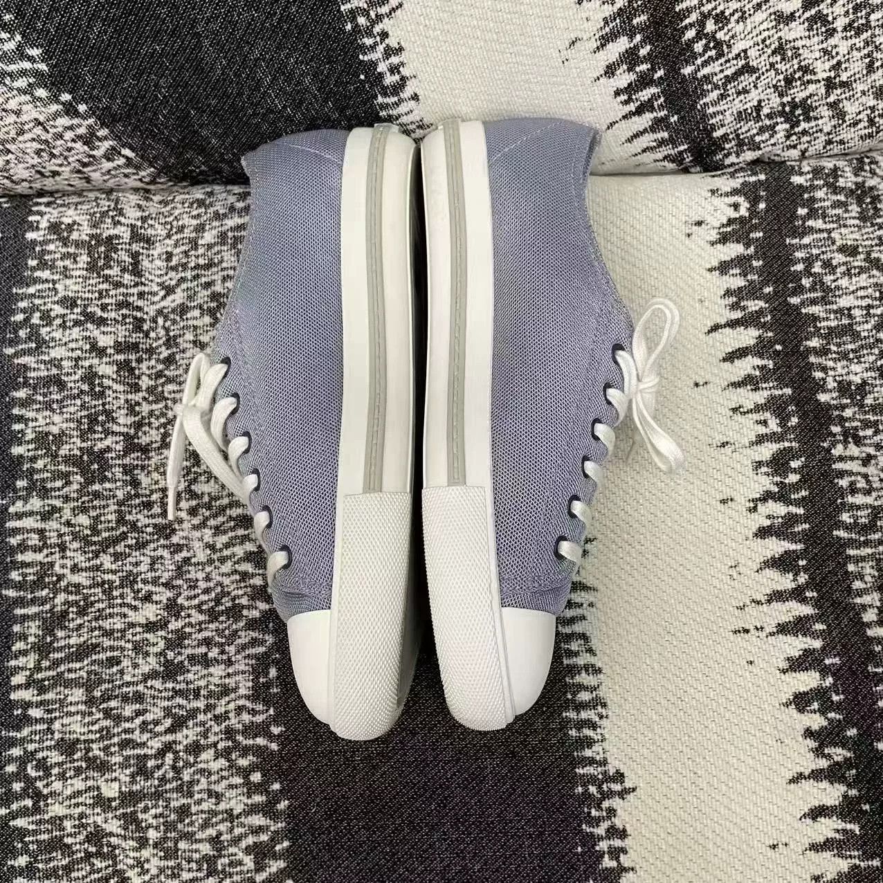 Miu Miu Miu Miu Canvas Denim Blue Lowtop Sneakers us_10 Women Size US 10 / IT 40 - 4 Thumbnail