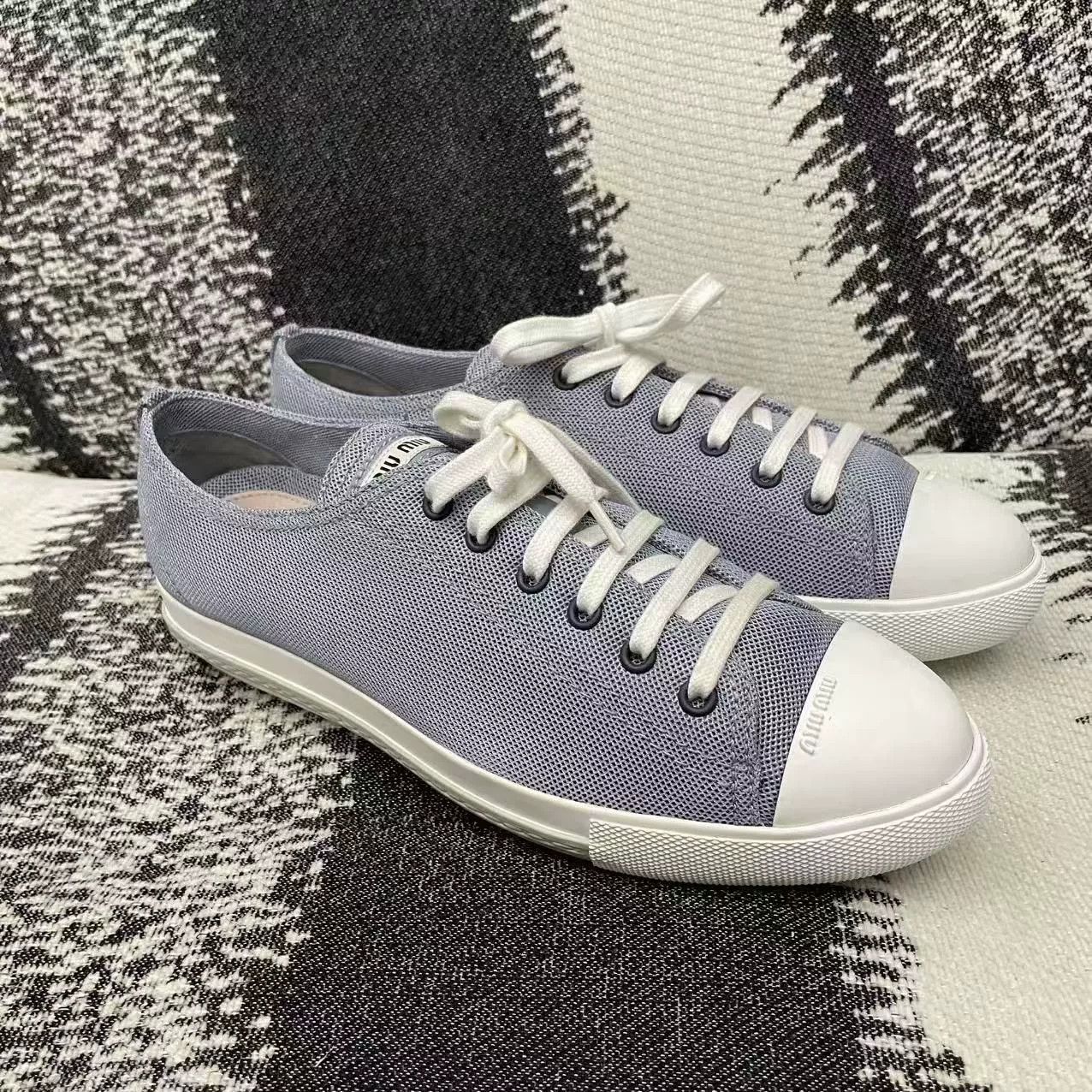 Miu Miu Miu Miu Canvas Denim Blue Lowtop Sneakers us_10 Women Size US 10 / IT 40 - 3 Thumbnail