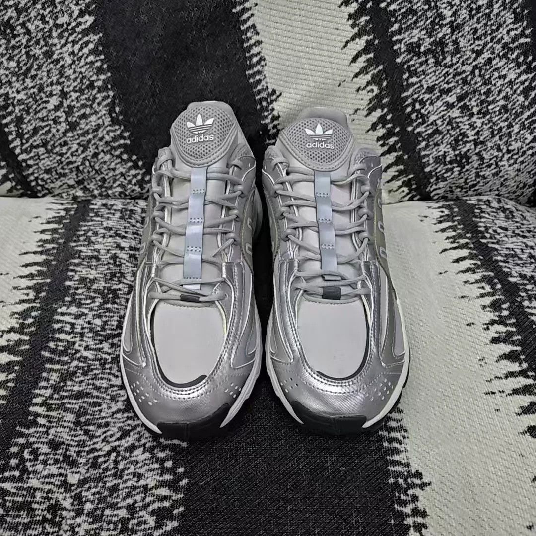 Adidas Adidas Silver Lowtop Sneakers 10 Men Size US 10 / EU 43 - 2 Thumbnail