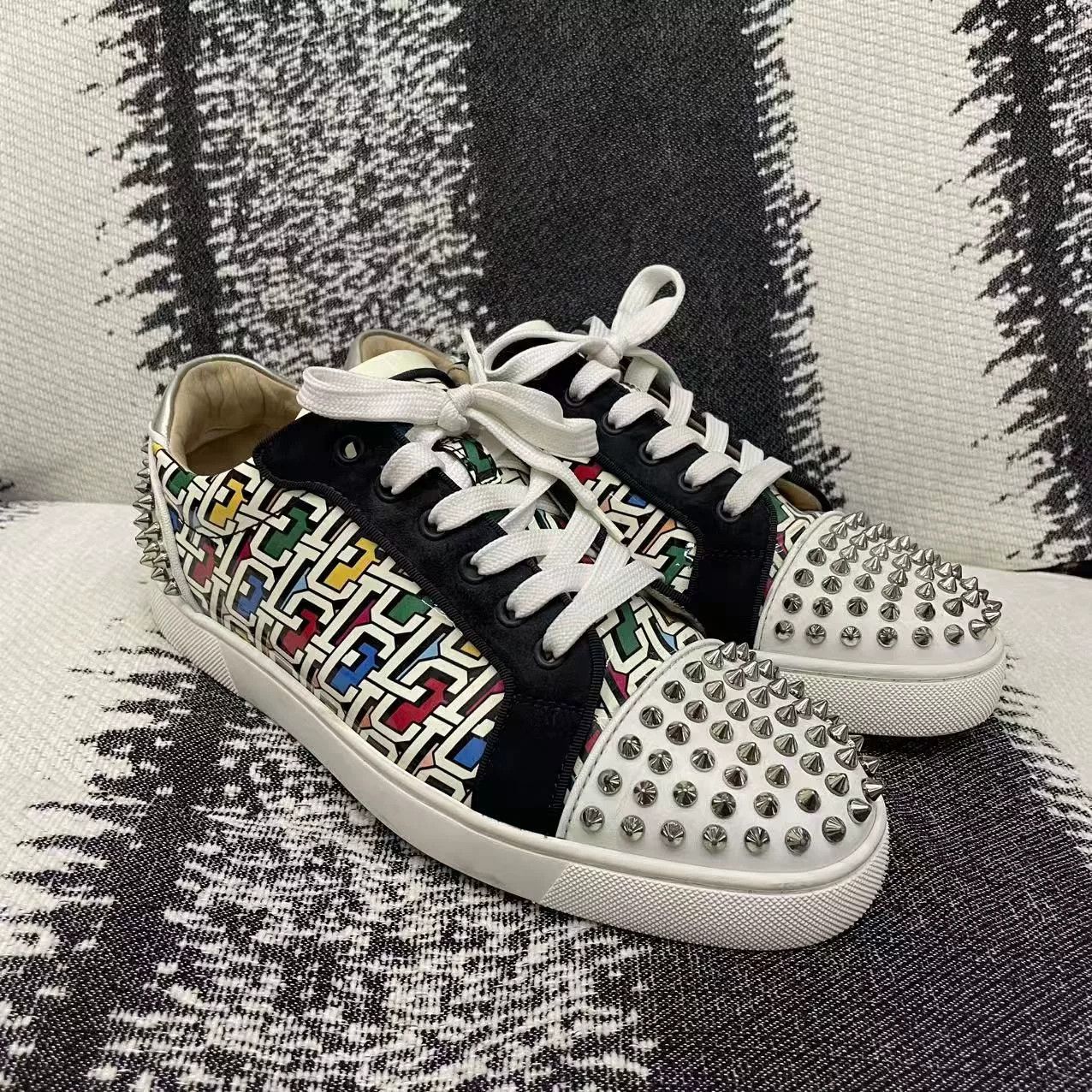 Christian Louboutin Christian Louboutin Printed Graphic Red Lowtop Sneakers Men Size US 9 / EU 42 - 3 Thumbnail