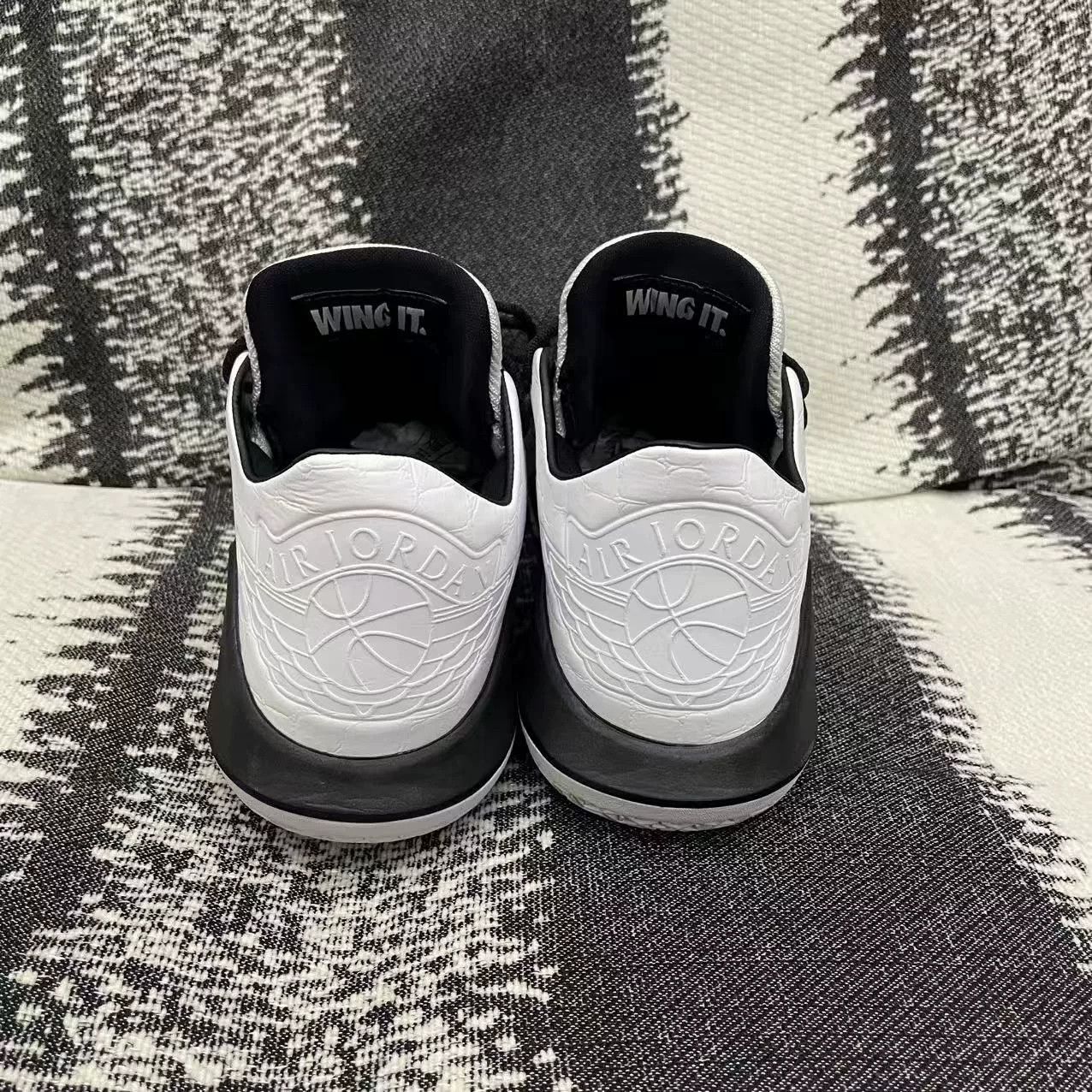 Jordan Brand Jordan Brand AIR JORDAN Black Lowtop Sneakers 8 Men Size US 8 / EU 41 - 6 Thumbnail