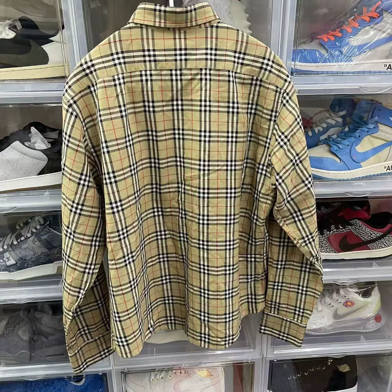 Burberry Burberry Retro Plaid Beige T-Shirt S Women Size S / US 4 / IT 40 - 8 Thumbnail