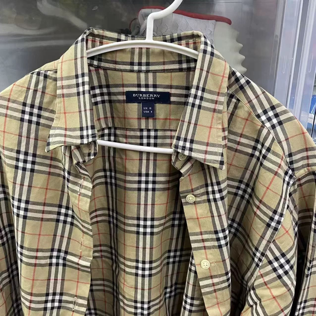 Burberry Burberry Retro Plaid Beige T-Shirt S Women Size S / US 4 / IT 40 - 2 Thumbnail