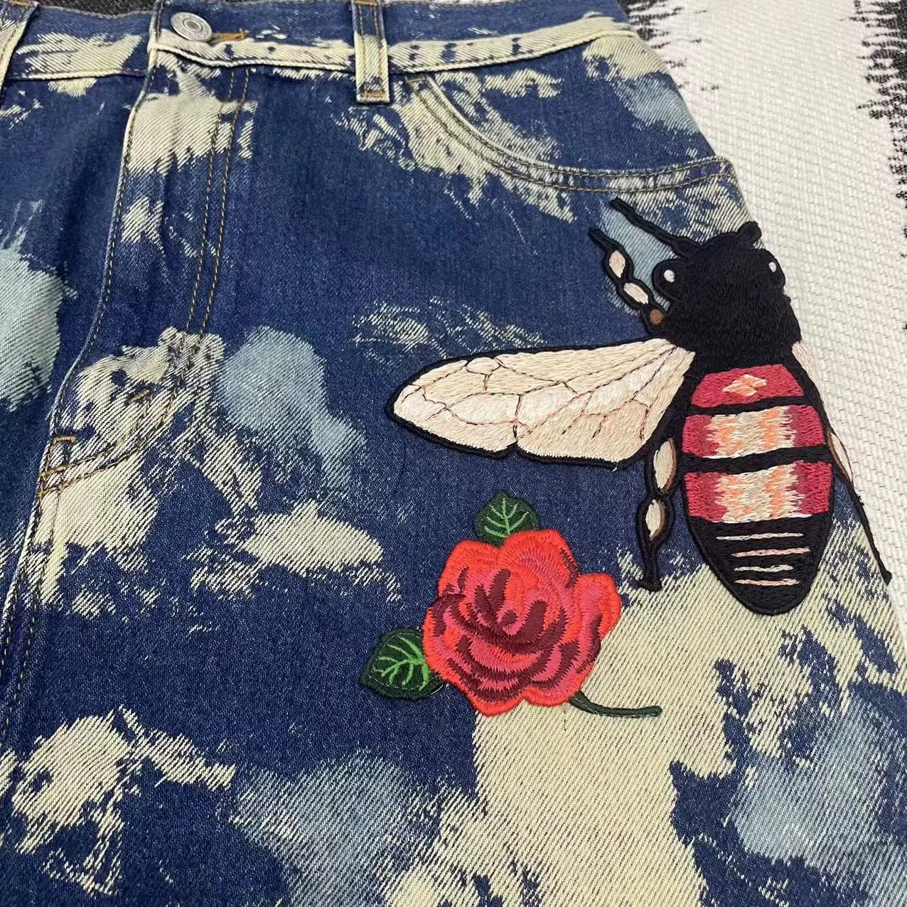 Gucci Gucci Denim Embroidered Multi Skirt 28 Women Size 28" / US 6 / IT 42 - 4 Thumbnail