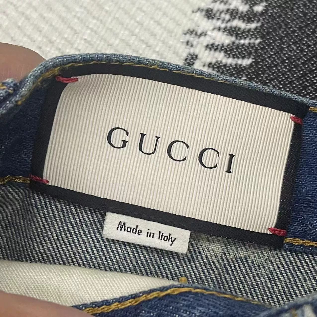 Gucci Gucci Denim Embroidered Multi Skirt 28 Women Size 28" / US 6 / IT 42 - 7 Thumbnail