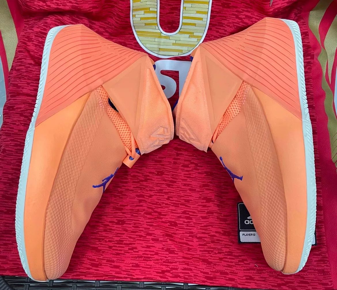 Givenchy Givenchy Orange Lowtop Sneakers 9 Men Size US 9 / EU 42 - 6 Thumbnail