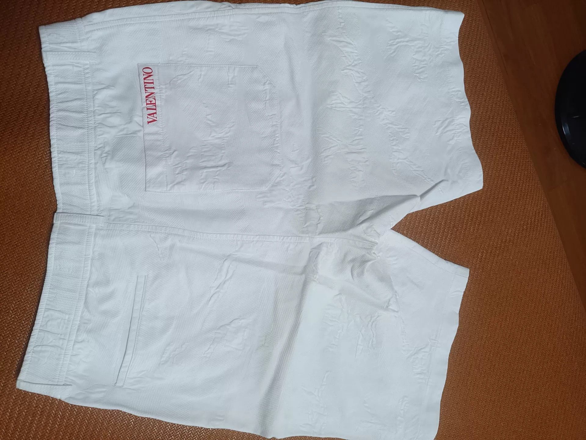 Valentino Valentino Men's White Bermuda Print Shorts Size US 32 / EU 48 - 2 Thumbnail