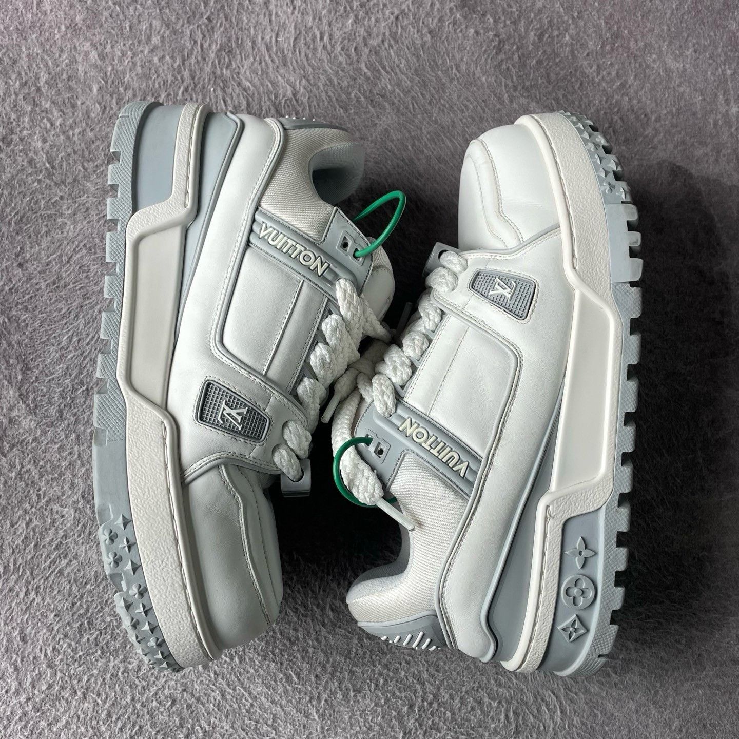 Louis Vuitton LV Trainer Maxi White Gray 41 Size US 8 / EU 41 - 7 Thumbnail