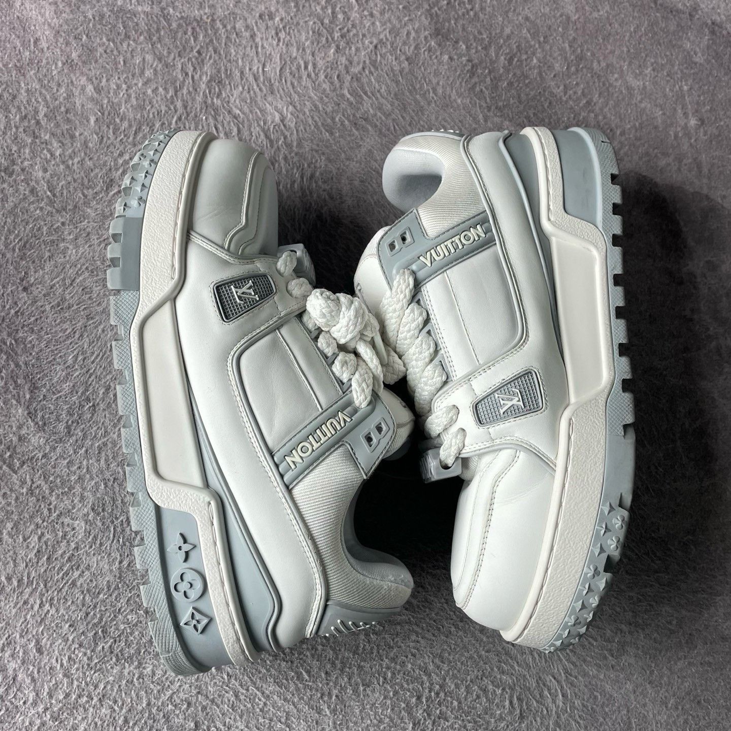 Louis Vuitton LV Trainer Maxi White Gray 41 Size US 8 / EU 41 - 6 Thumbnail