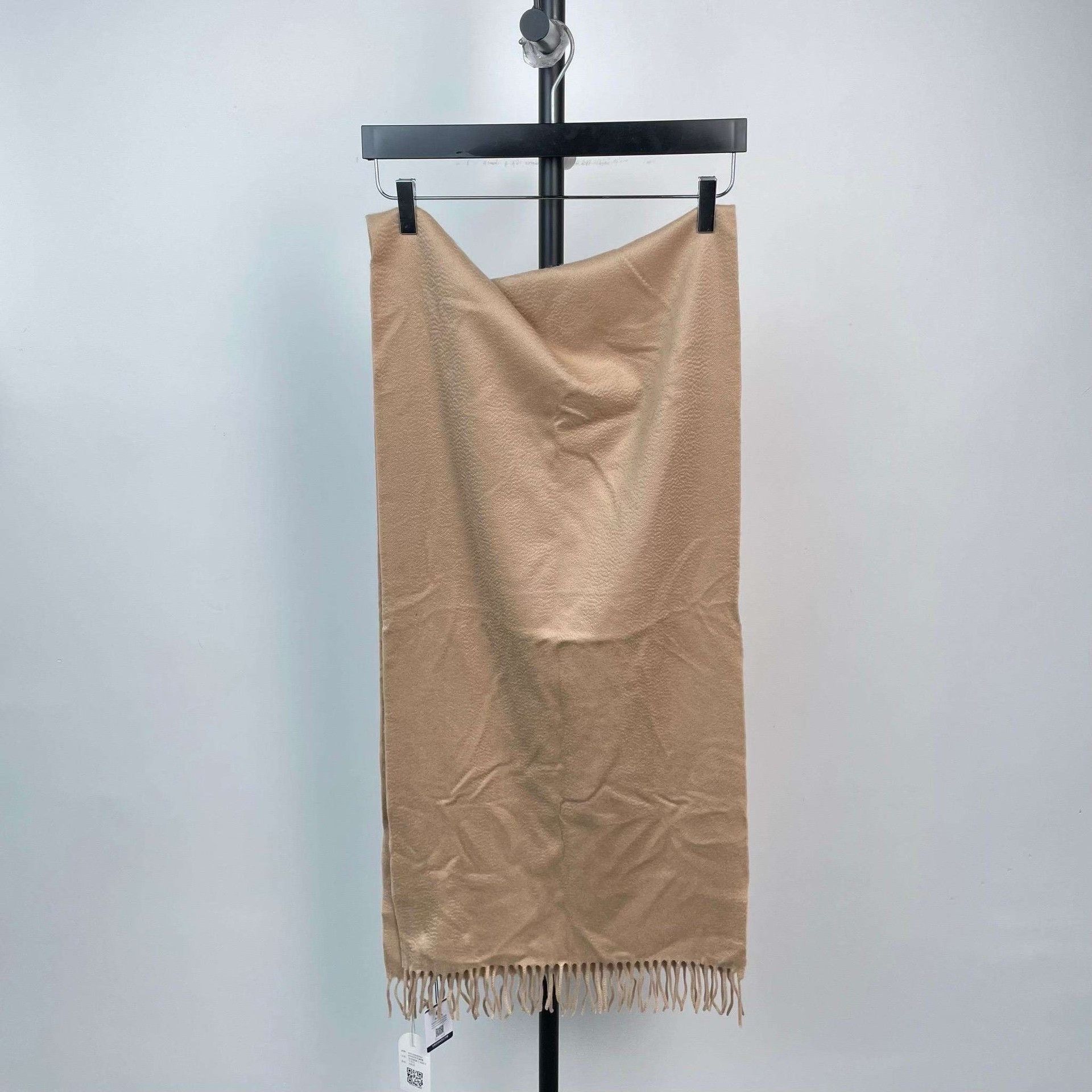 Loro Piana Loro Piana Khaki Tassel Badge Scarf Size ONE SIZE - 2 Thumbnail