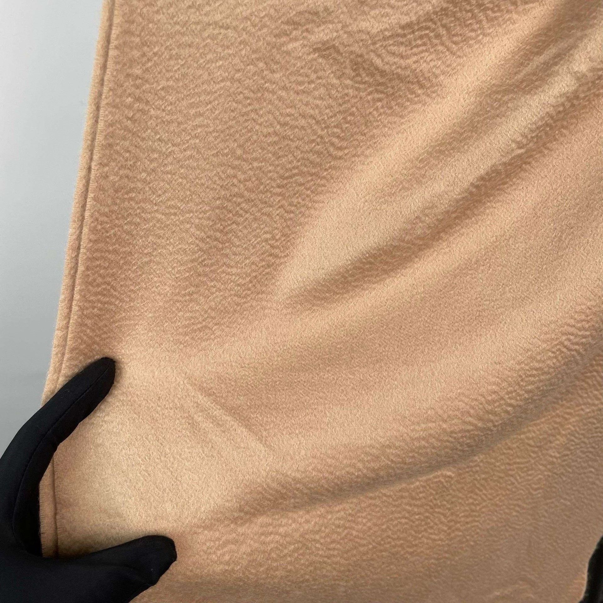 Loro Piana Loro Piana Khaki Tassel Badge Scarf Size ONE SIZE - 4 Thumbnail