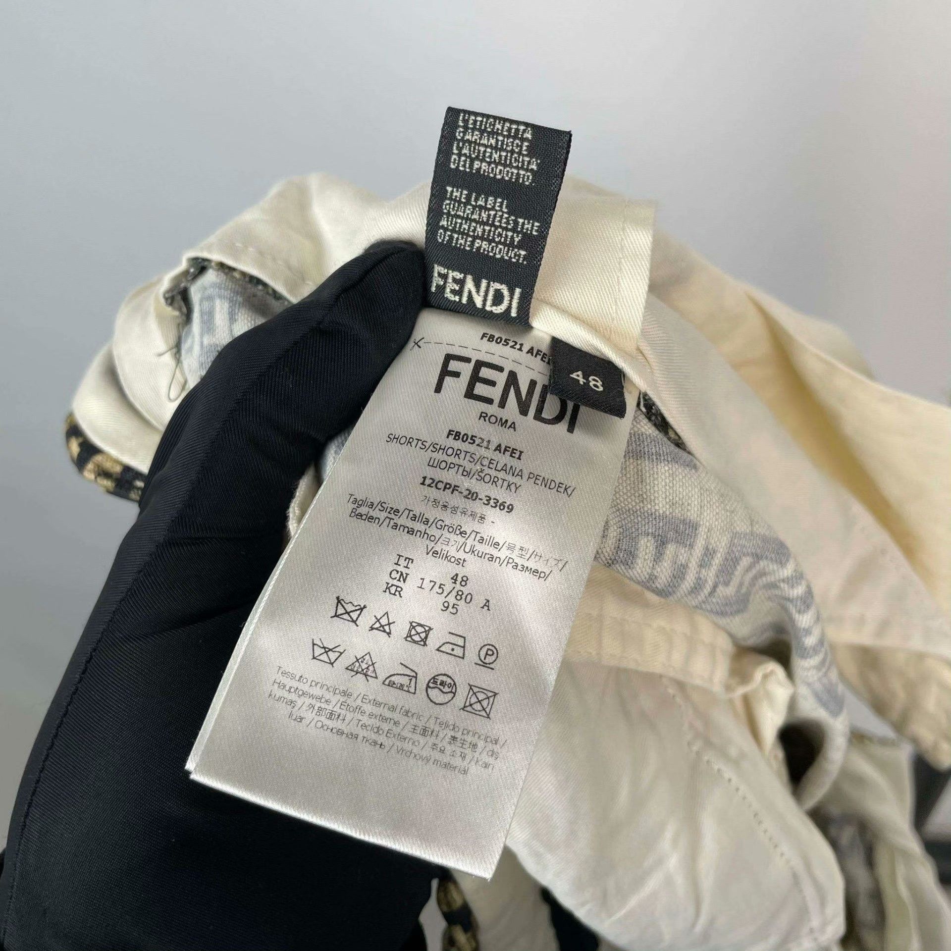 Fendi Fendi All-Over Logo Yellow Shorts Size US 32 / EU 48 - 5 Thumbnail