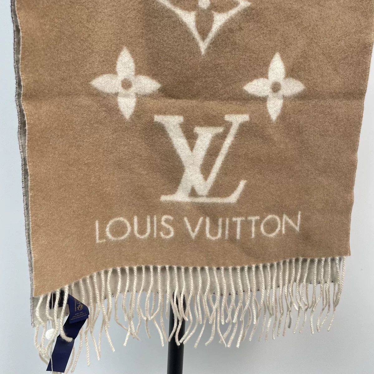 Louis Vuitton LV Beige Monogram Tassel Scarf Size ONE SIZE - 4 Thumbnail