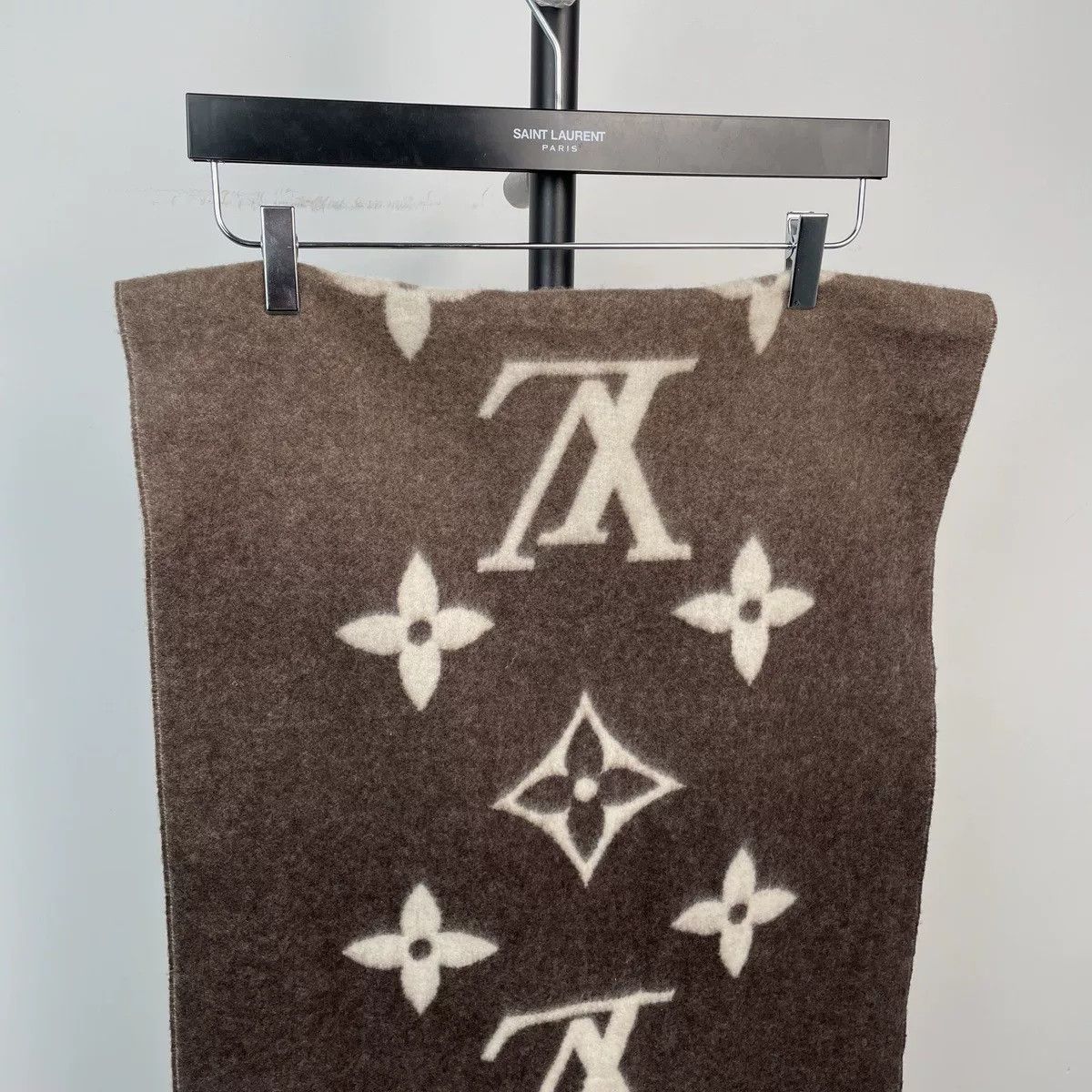 Louis Vuitton LV Beige Monogram Tassel Scarf Size ONE SIZE - 6 Thumbnail