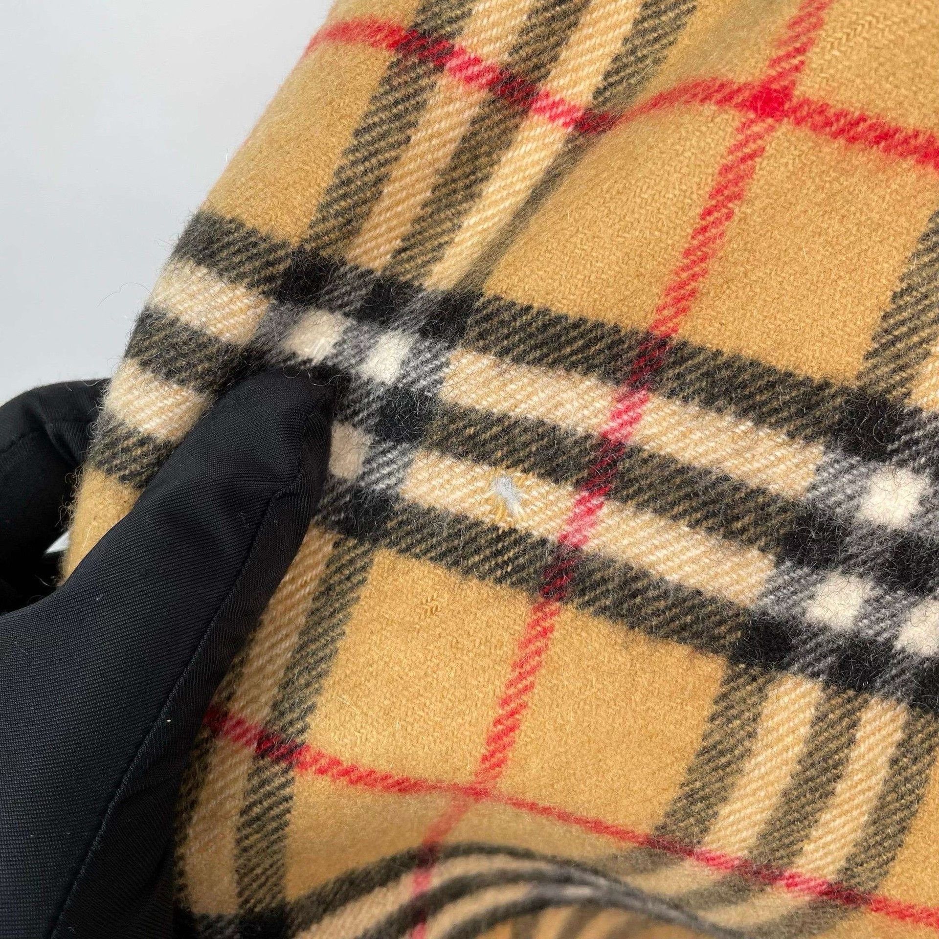 Burberry Burberry Plaid Tassel Scarf Size ONE SIZE - 5 Thumbnail