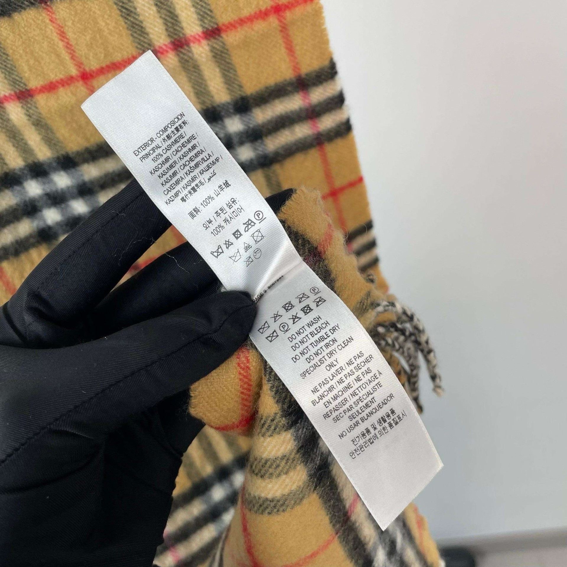 Burberry Burberry Plaid Tassel Scarf Size ONE SIZE - 8 Thumbnail