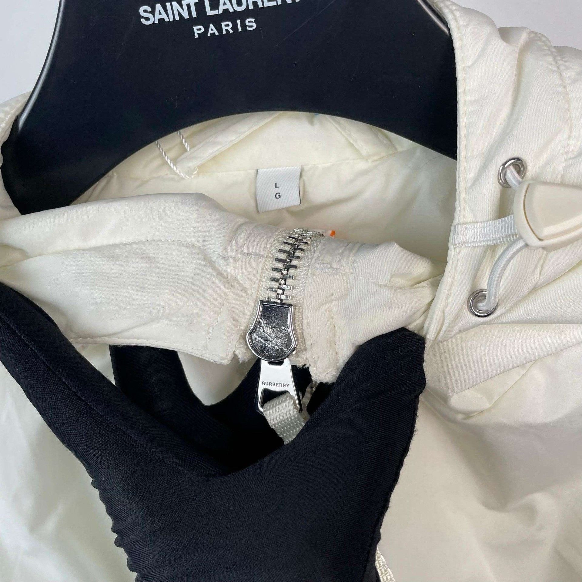 Burberry Burberry White Zip-Up Jacket with Large Logo Size US L / EU 52-54 / 3 - 3 Thumbnail