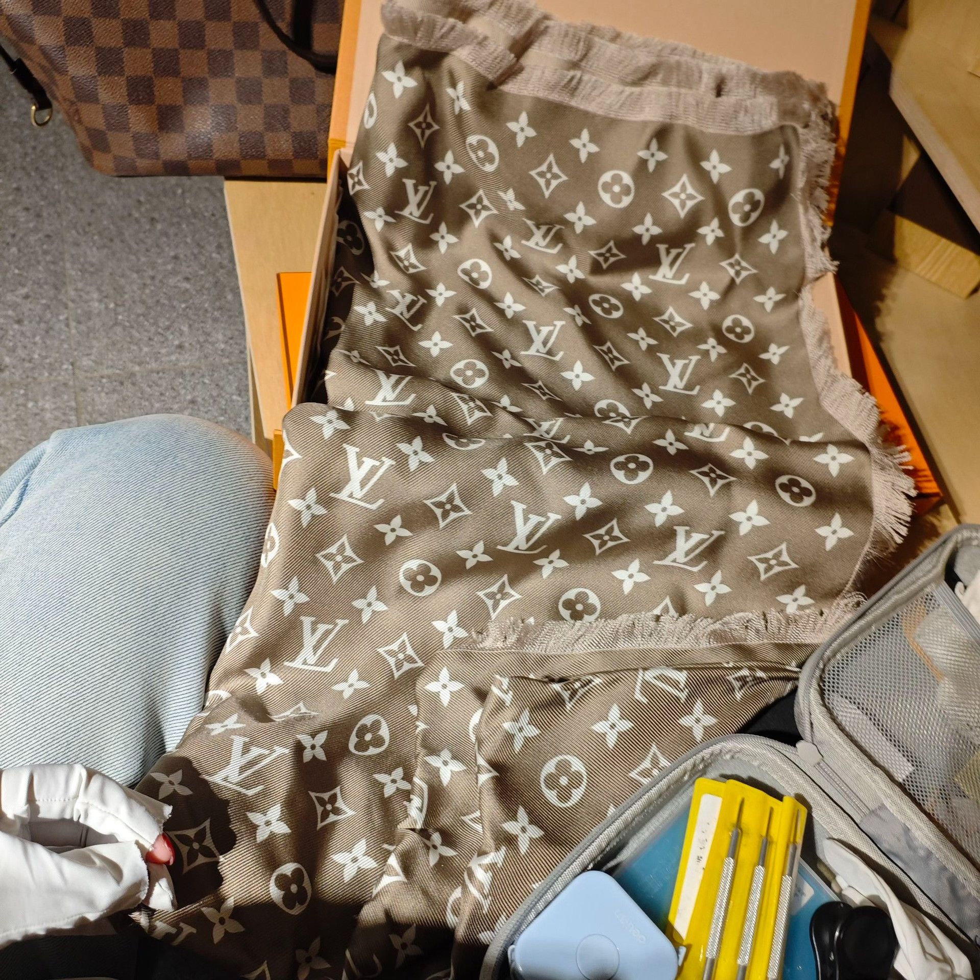 Louis Vuitton LV Gray-Brown Monogram Scarf Size ONE SIZE - 2 Thumbnail