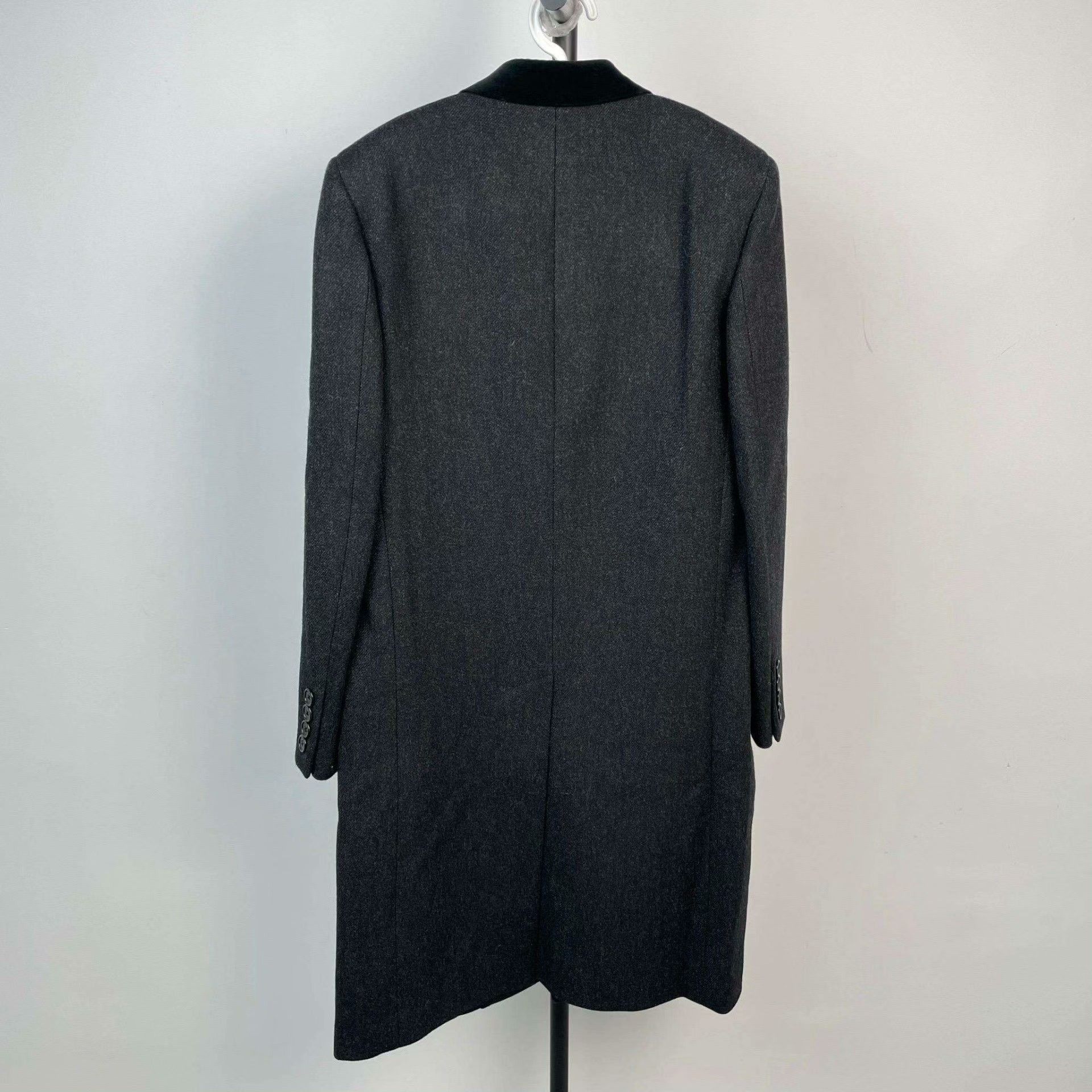 Yves Saint Laurent YSL Dark Gray Wool Coat w/ Velvet Collar Size US M / EU 48-50 / 2 - 2 Thumbnail