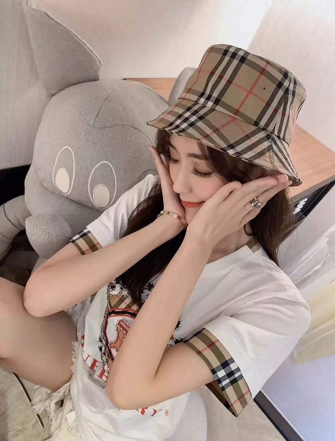 Burberry Burberry Classic Check Bucket Hat Size ONE SIZE - 3 Thumbnail