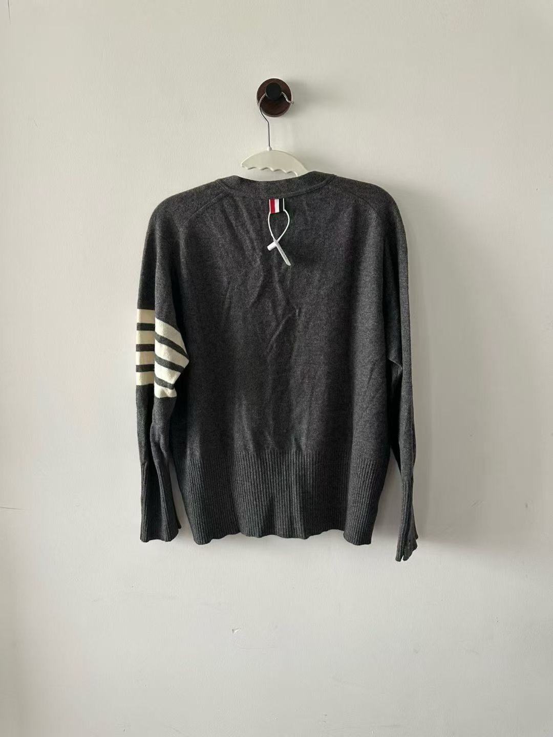Thom Browne Thom Browne Gray Cashmere 4-Bar Cardigan Size US XL / EU 56 / 4 - 2 Thumbnail