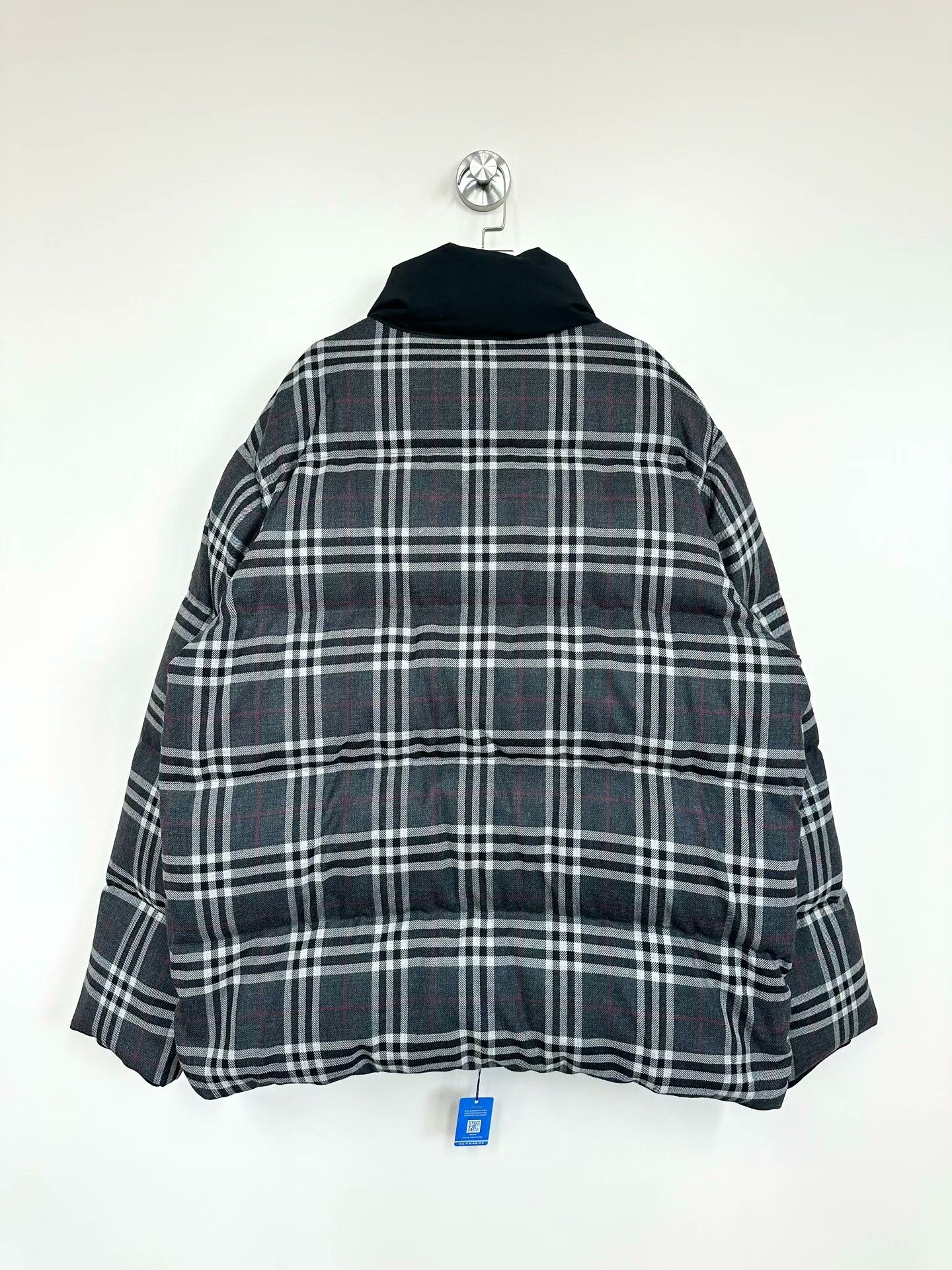 Burberry Burberry Gray-Black Plaid Puffer Jacket L Size US L / EU 52-54 / 3 - 2 Thumbnail