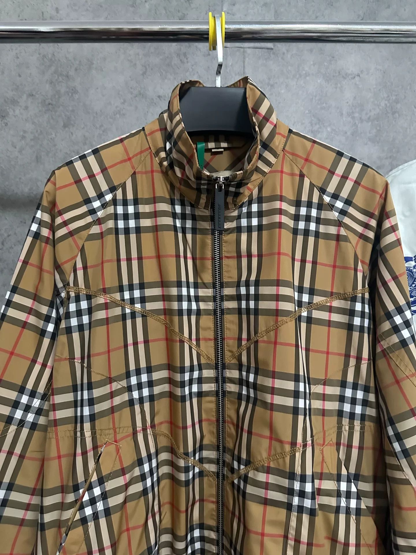 Burberry Burberry Classic Check Zip Jacket Size US M / EU 48-50 / 2 - 2 Thumbnail
