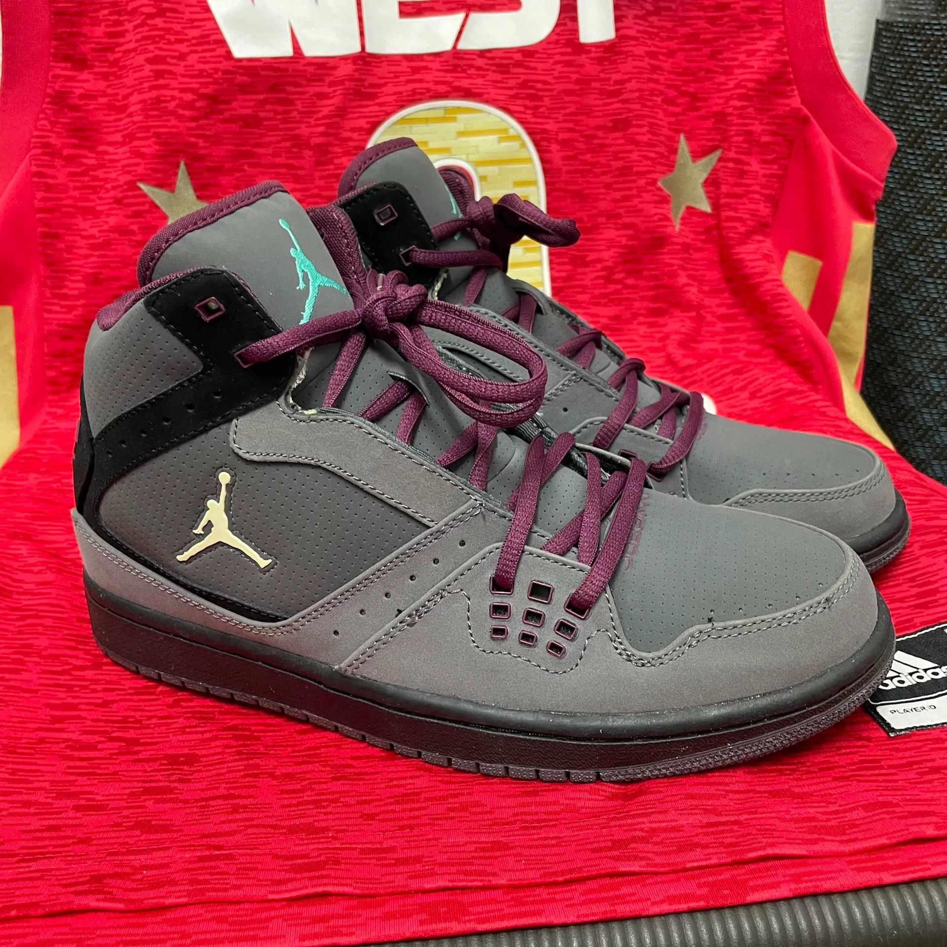 Jordan Brand Jordan Brand AIR JORDAN Gray Lowtop Sneakers 9.5 Men Size US 9.5 / EU 42-43 - 3 Thumbnail