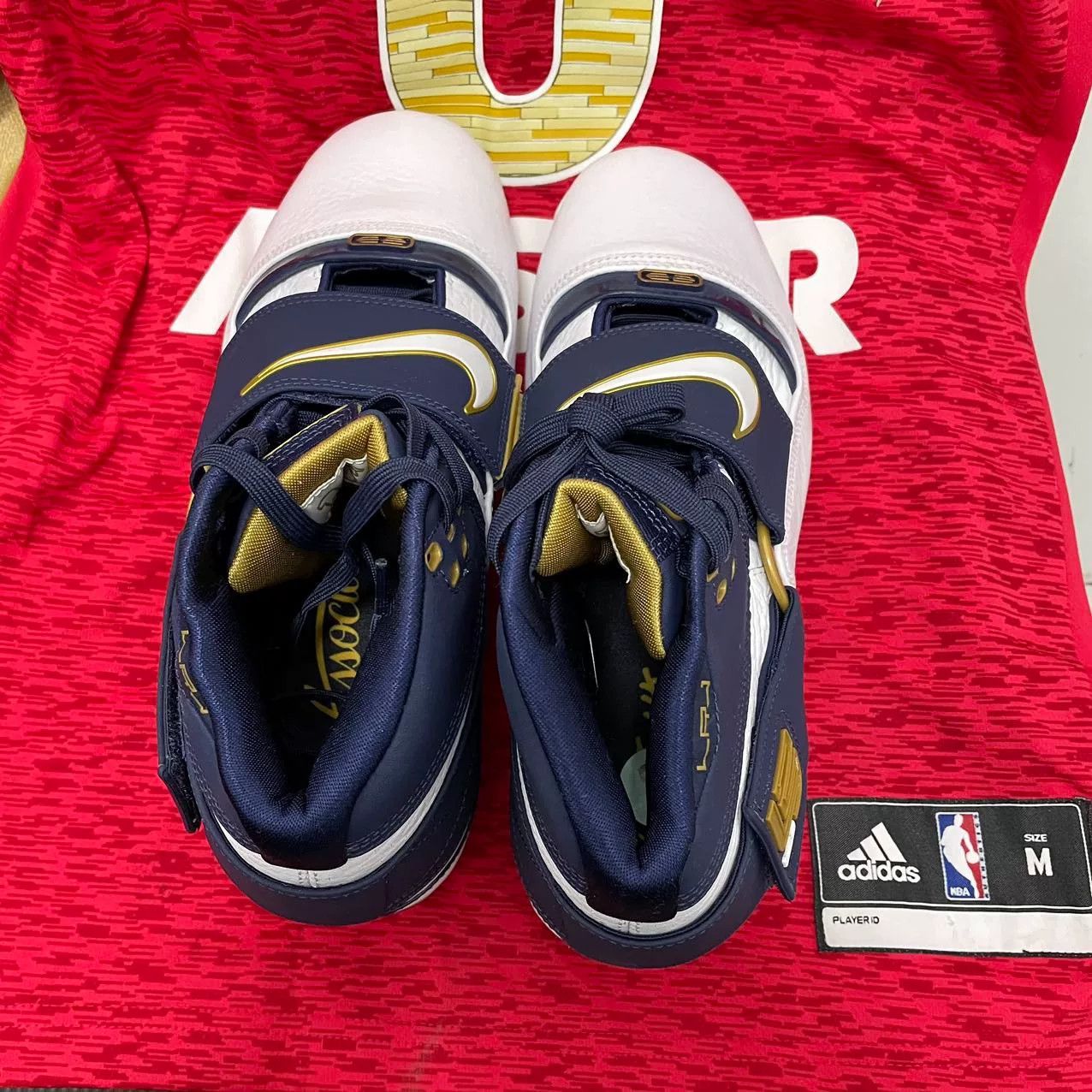 Nike Nike LEBRON Blue Lowtop Sneakers 9 Men Size US 9 / EU 42 - 7 Thumbnail