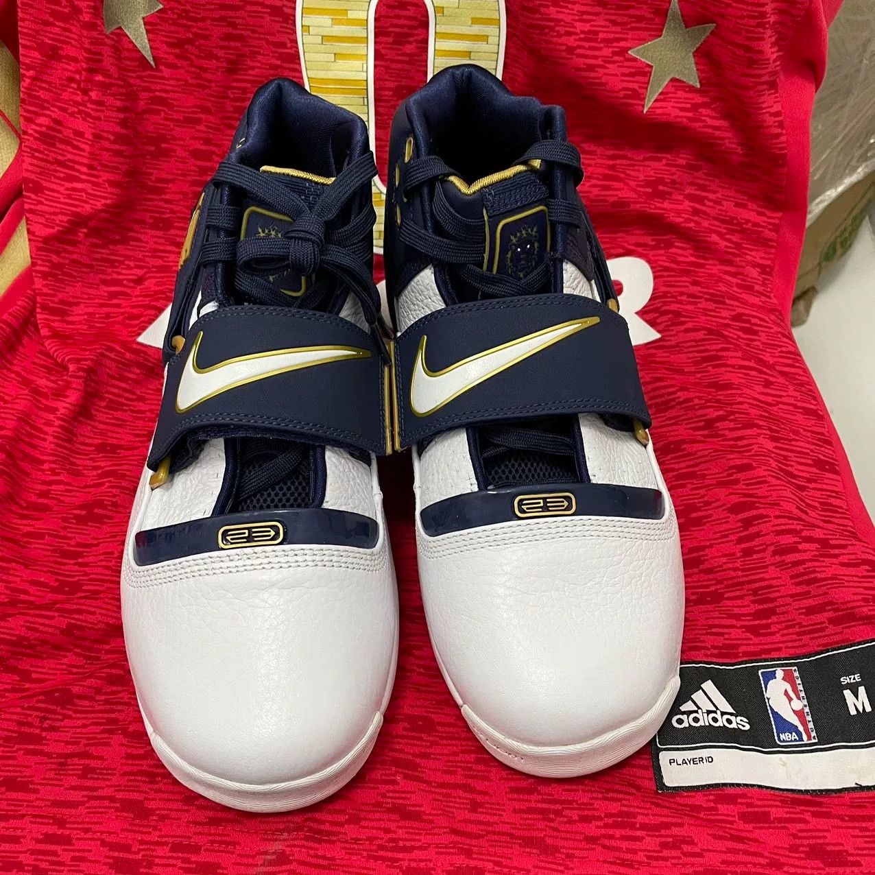 Nike Nike LEBRON Blue Lowtop Sneakers 9 Men Size US 9 / EU 42 - 2 Thumbnail