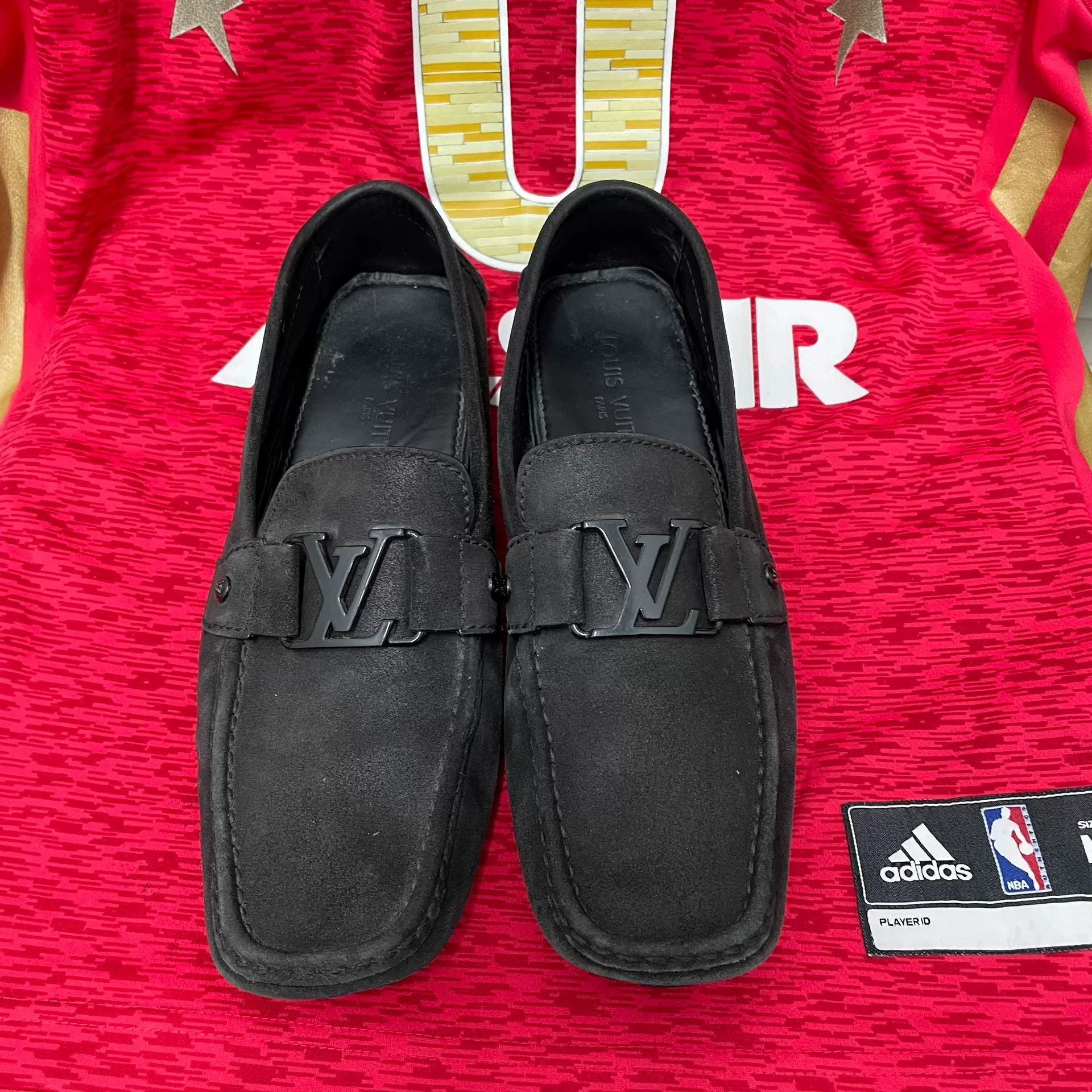Louis Vuitton Louis Vuitton Black Lowtop Sneakers 9.5 Men Size US 9.5 / EU 42-43 - 2 Thumbnail