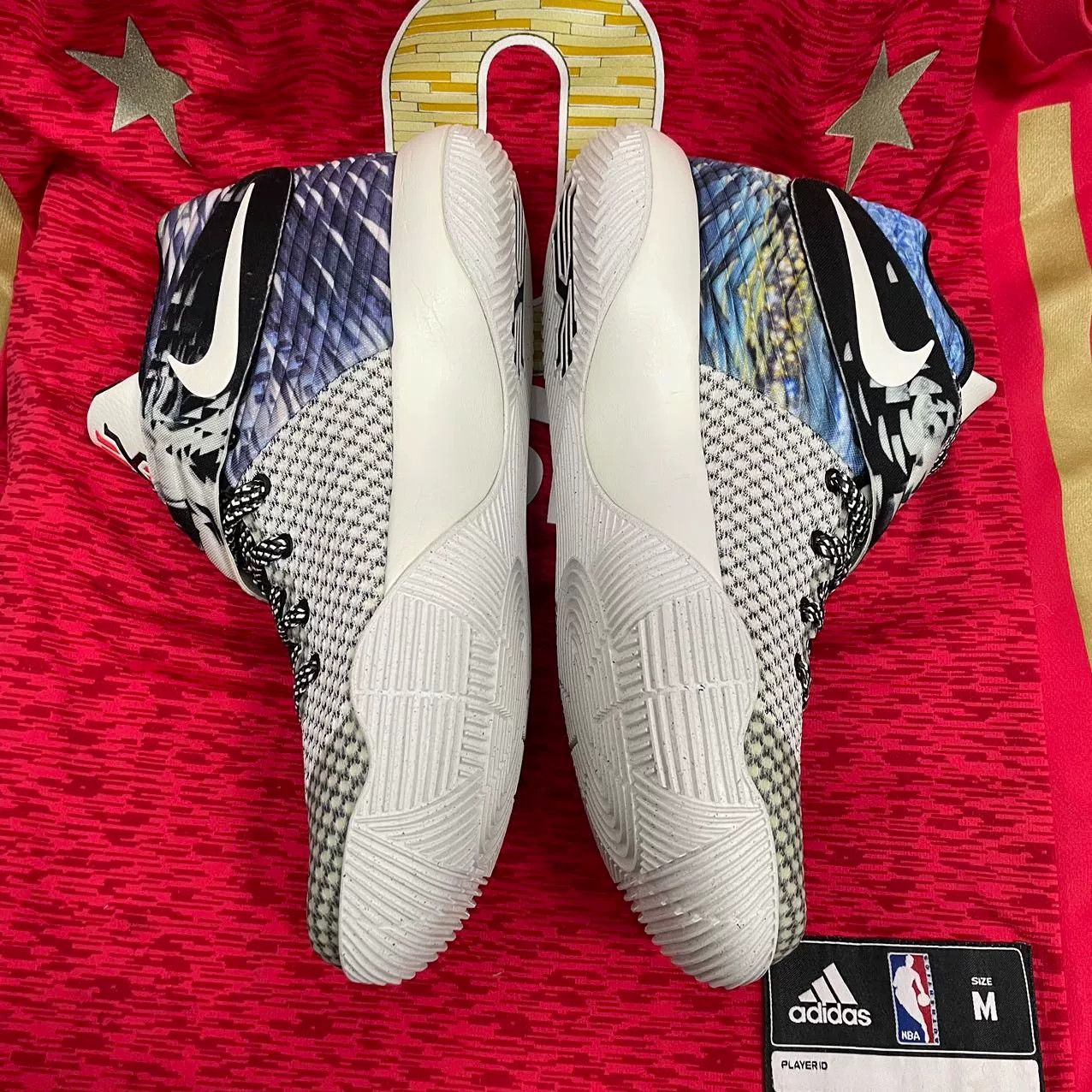 Nike Nike KYRIE Gray Lowtop Sneakers 9 Men Size US 9 / EU 42 - 4 Thumbnail