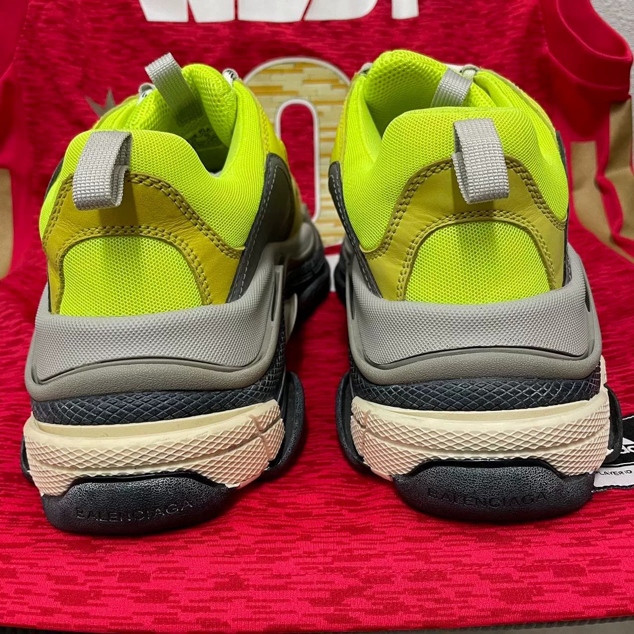 Balenciaga Balenciaga Glow Green Lowtop Sneakers 10 Men Size US 10 / EU 43 - 6 Thumbnail