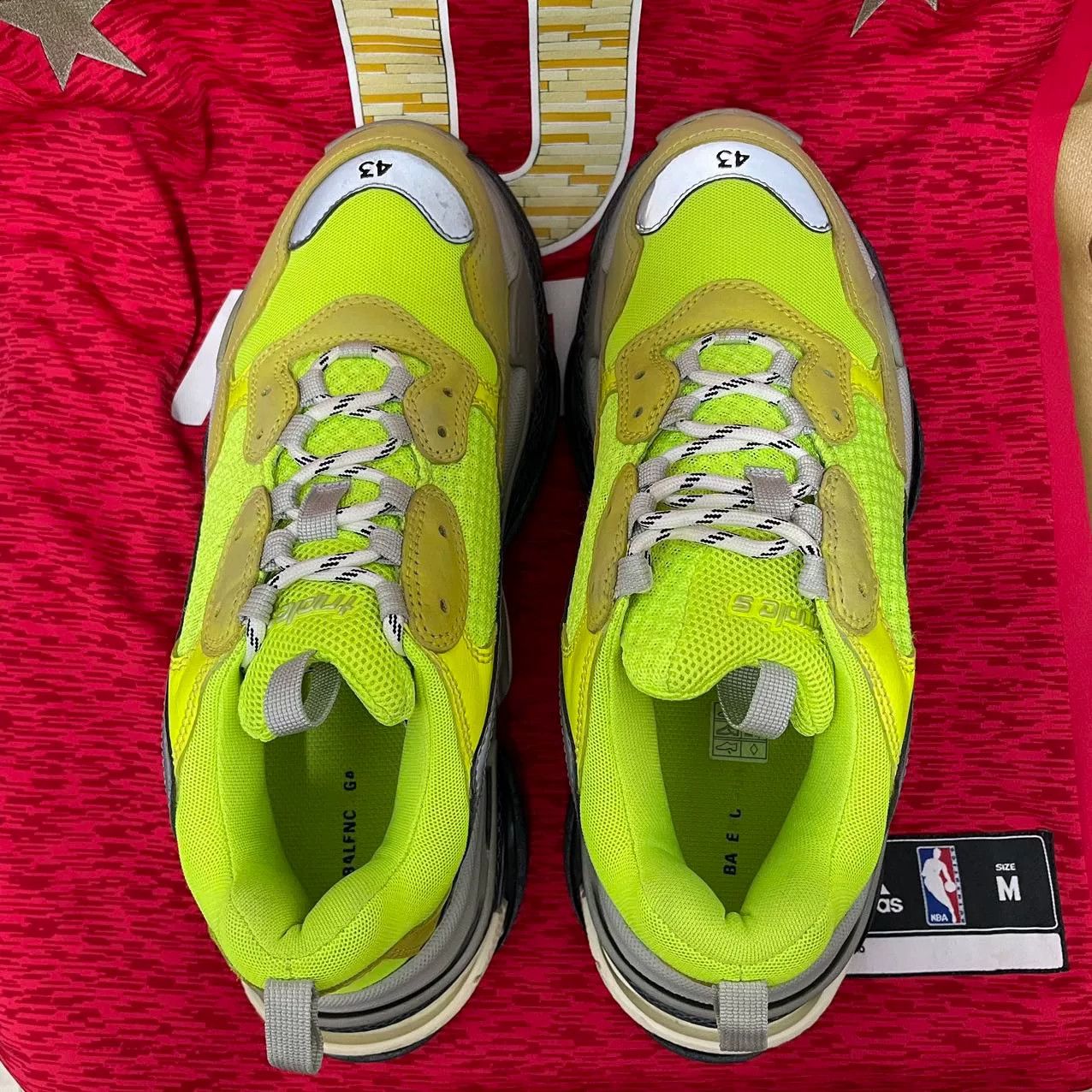 Balenciaga Balenciaga Glow Green Lowtop Sneakers 10 Men Size US 10 / EU 43 - 7 Thumbnail