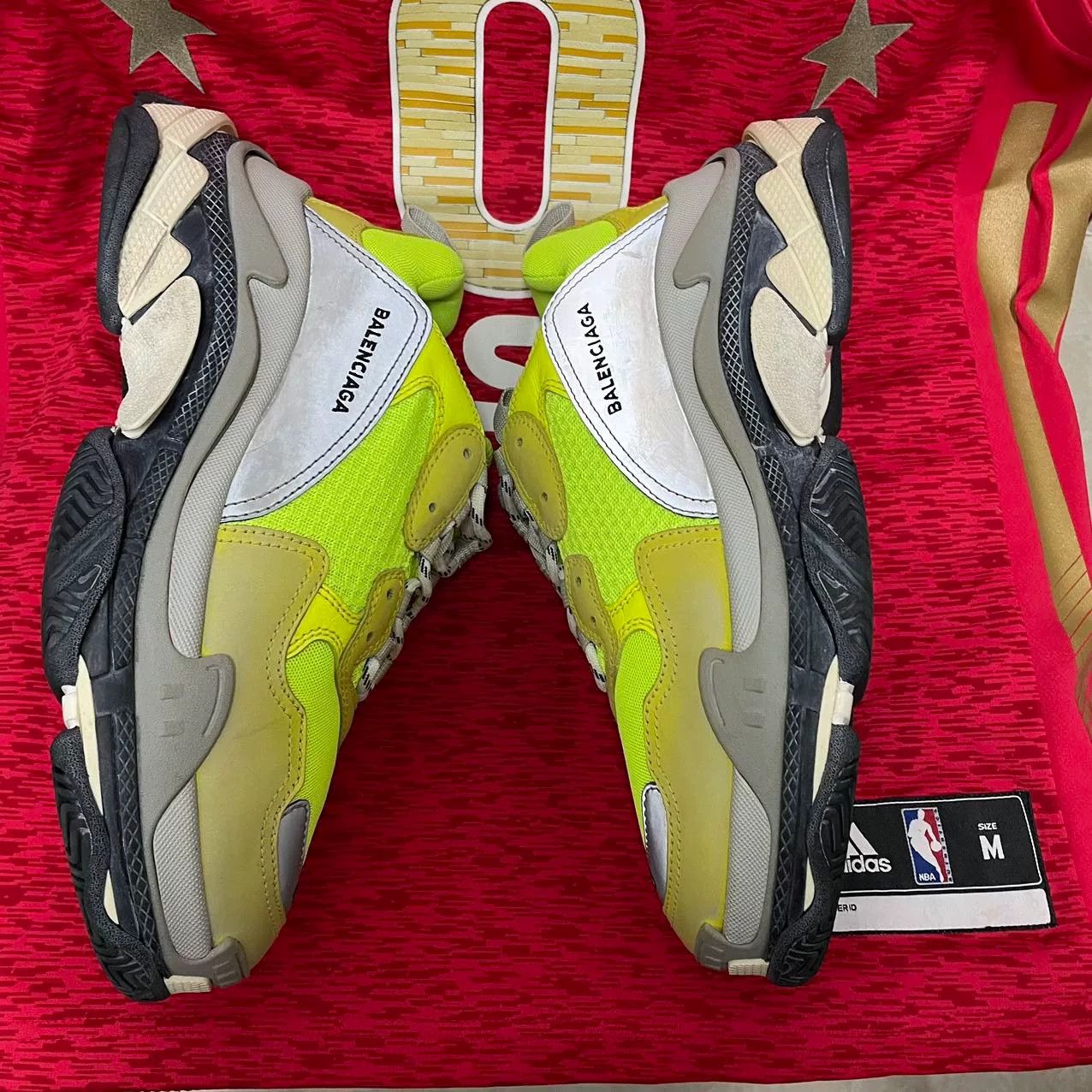 Balenciaga Balenciaga Glow Green Lowtop Sneakers 10 Men Size US 10 / EU 43 - 5 Thumbnail