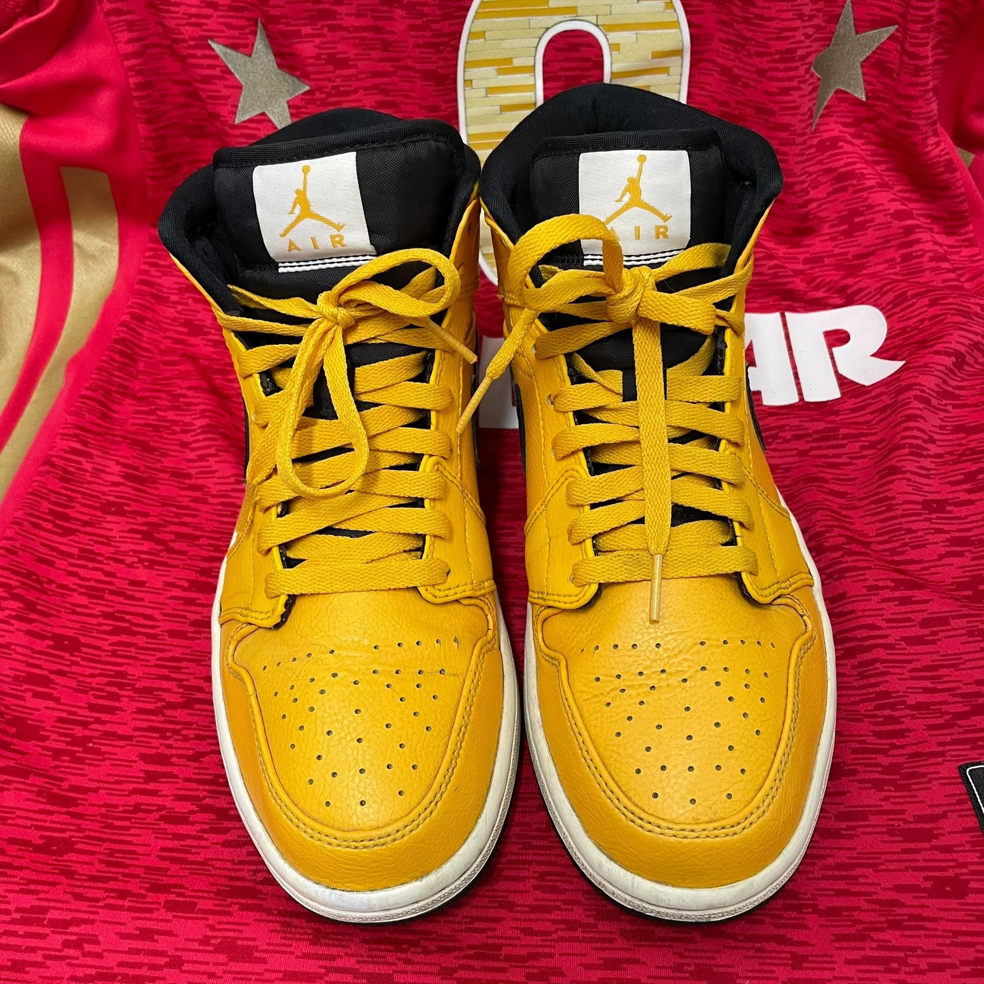 Jordan Brand Jordan Brand AIR JORDAN Yellow Lowtop Sneakers 9.5 Men Size US 9.5 / EU 42-43 - 2 Thumbnail