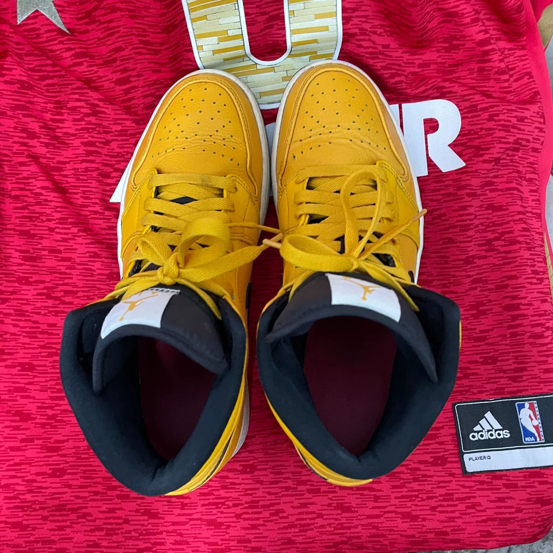 Jordan Brand Jordan Brand AIR JORDAN Yellow Lowtop Sneakers 9.5 Men Size US 9.5 / EU 42-43 - 7 Thumbnail