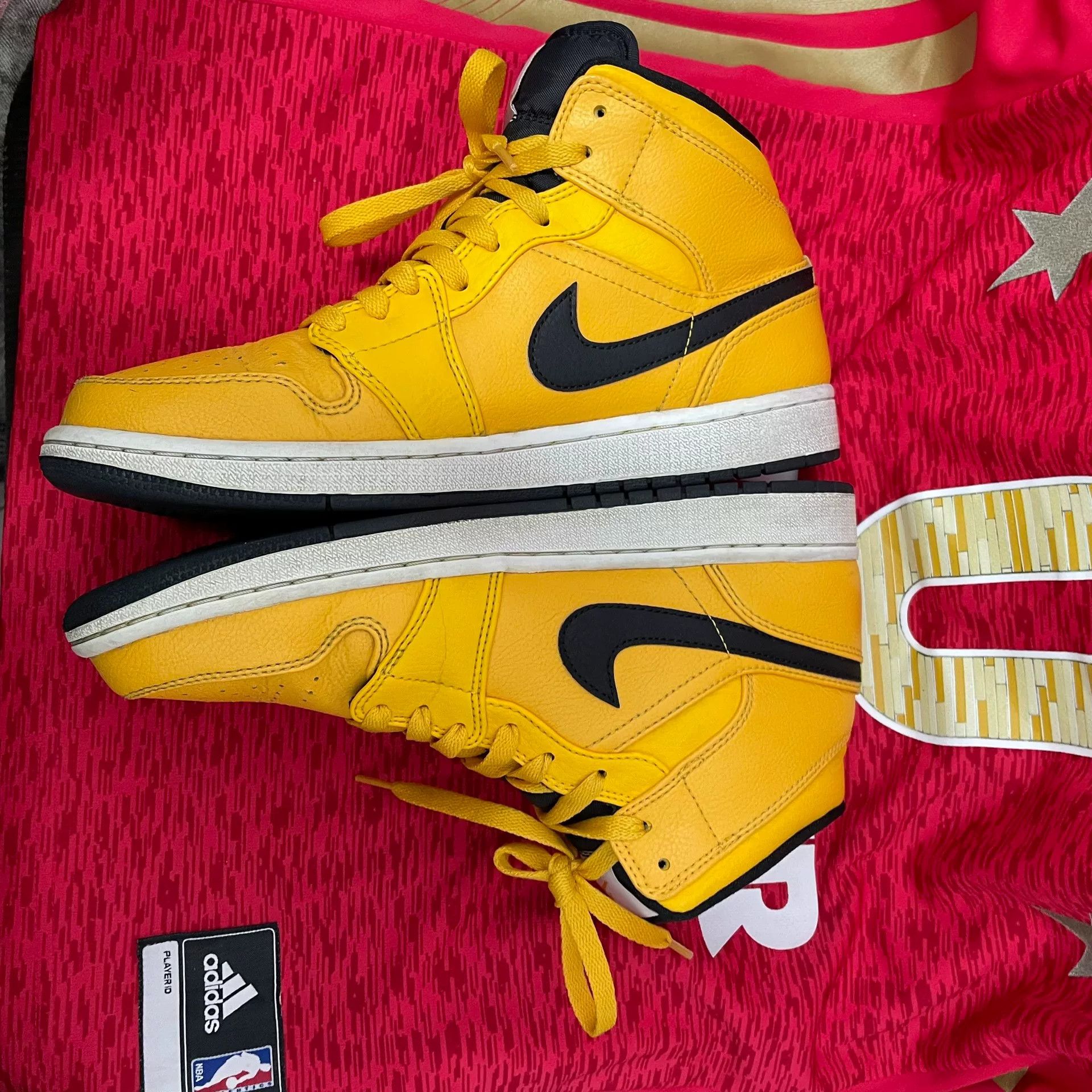 Jordan Brand Jordan Brand AIR JORDAN Yellow Lowtop Sneakers 9.5 Men Size US 9.5 / EU 42-43 - 4 Thumbnail