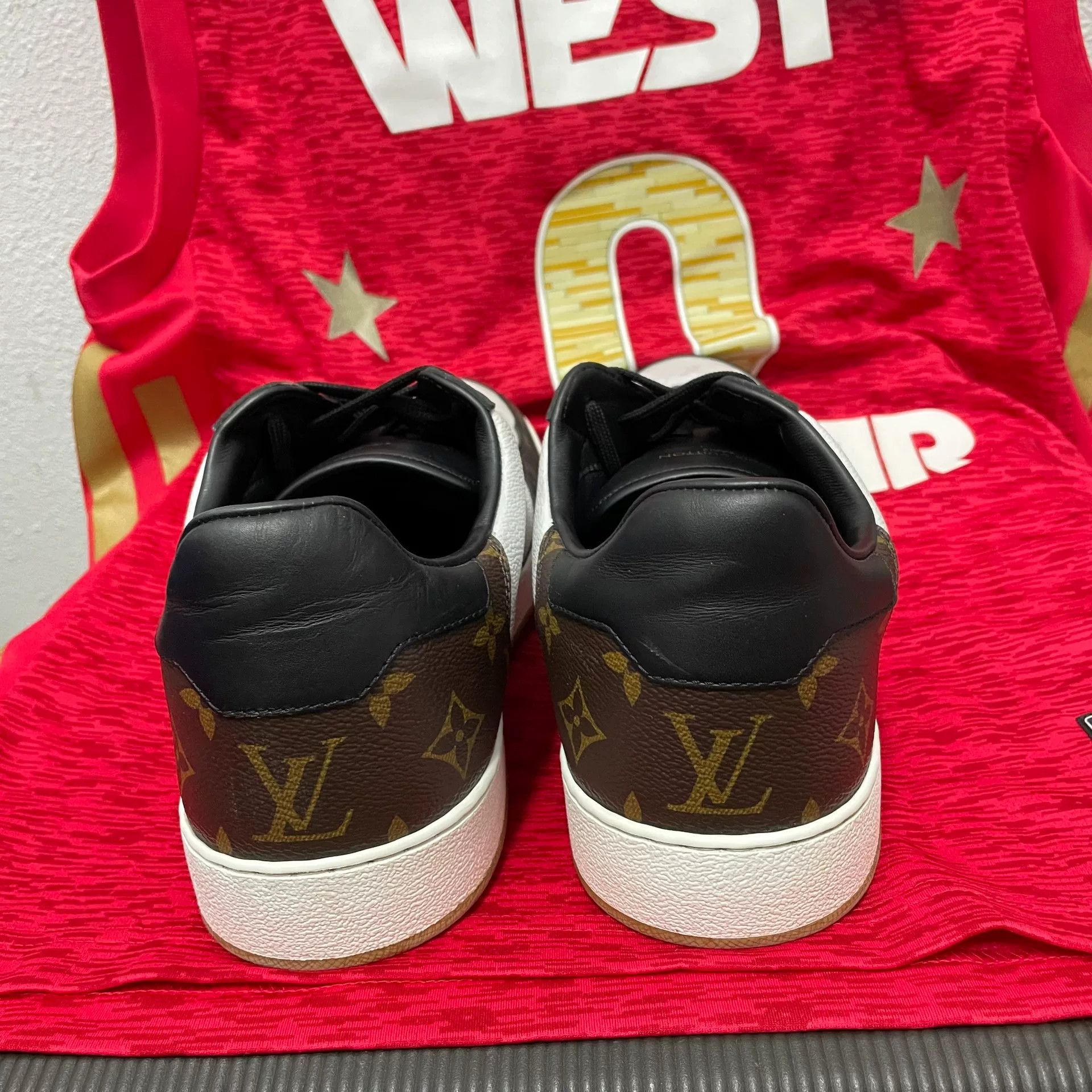 Louis Vuitton Louis Vuitton Black Lowtop Sneakers 12 Men Size US 12 / EU 45 - 6 Thumbnail