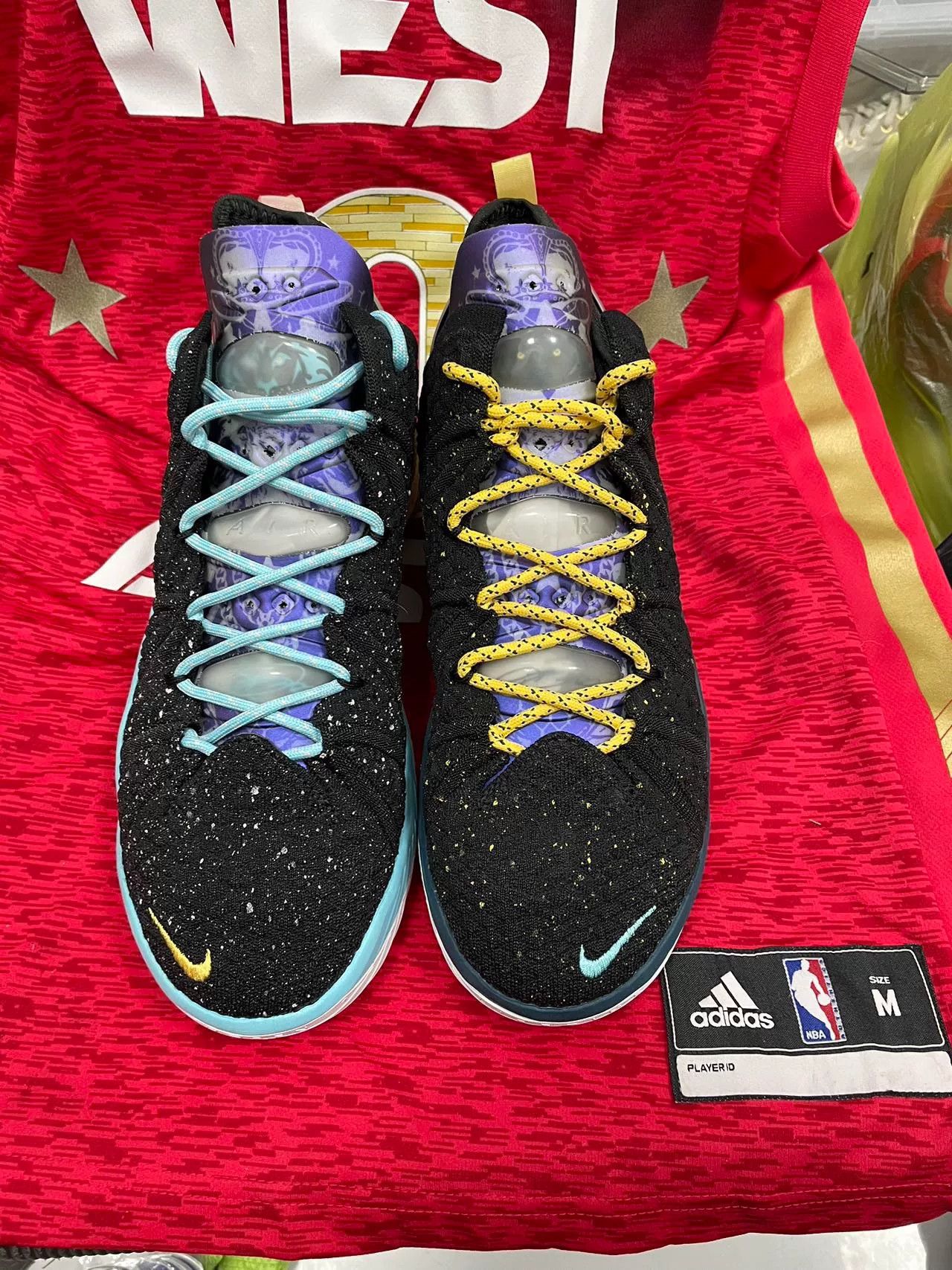 Nike Nike LEBRON Multi Lowtop Sneakers 8 Men Size US 8 / EU 41 - 2 Thumbnail
