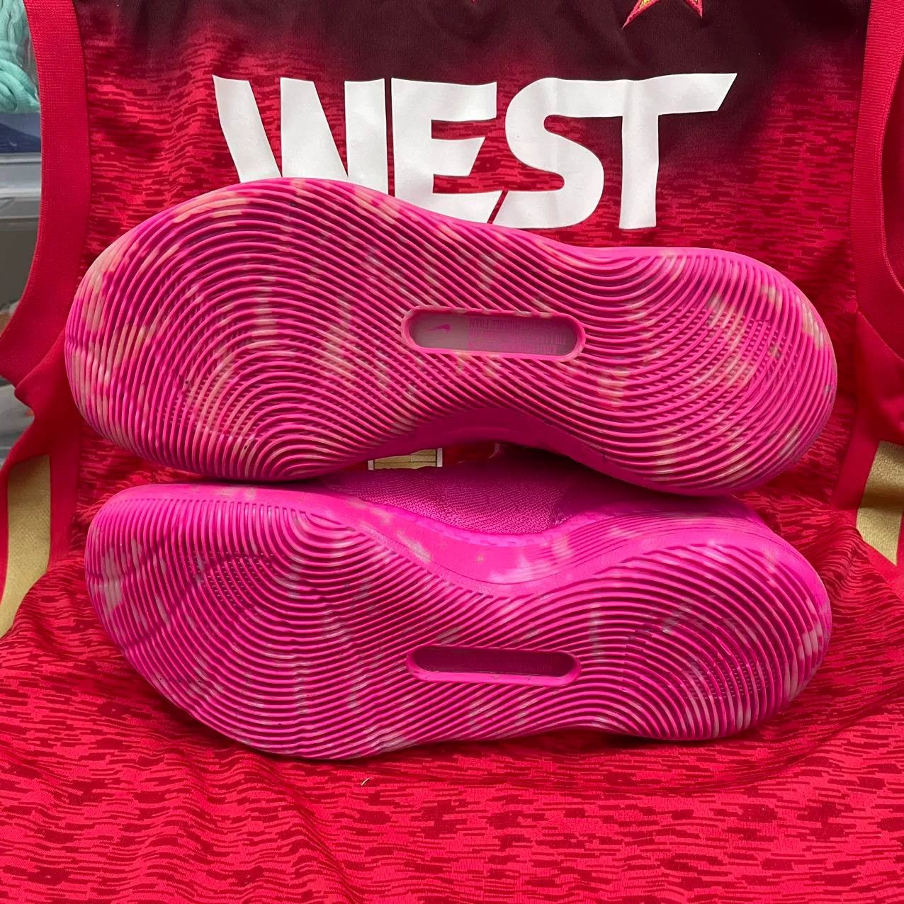 Nike Nike KD Pink Lowtop Sneakers 8 Men Size US 8 / EU 41 - 8 Thumbnail