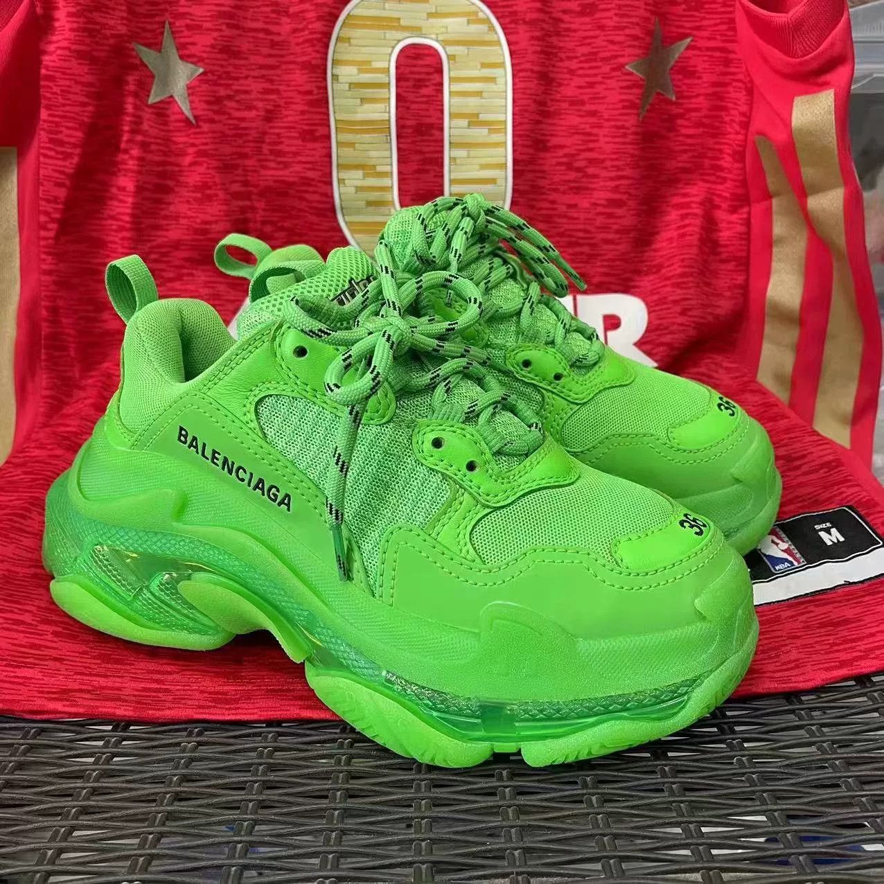 Balenciaga Balenciaga Glow Green Lowtop Sneakers us_6 Women Size US 6 / IT 36 - 3 Thumbnail