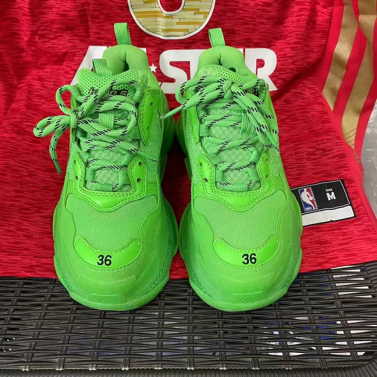 Balenciaga Balenciaga Glow Green Lowtop Sneakers us_6 Women Size US 6 / IT 36 - 2 Thumbnail