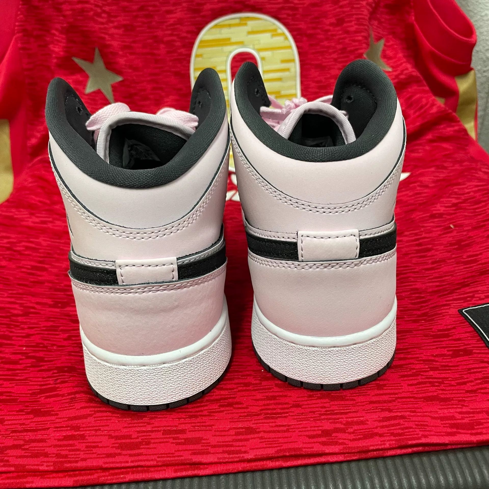Jordan Brand Jordan Brand AIR JORDAN Pink Lowtop Sneakers 7 Men Size US 7 / EU 40 - 6 Thumbnail