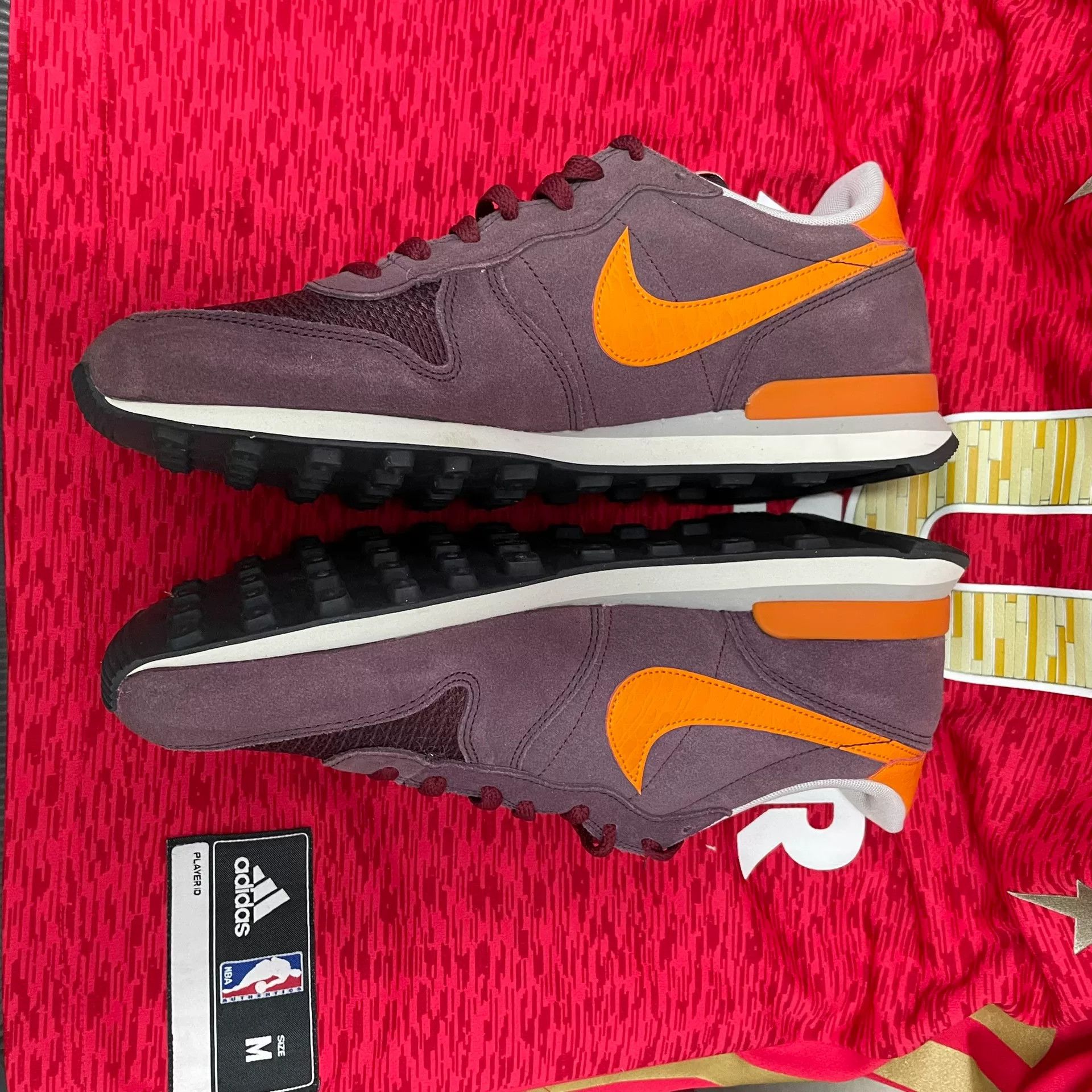 Nike Nike Retro Red Lowtop Sneakers 11 Men Size US 11 / EU 44 - 3 Thumbnail