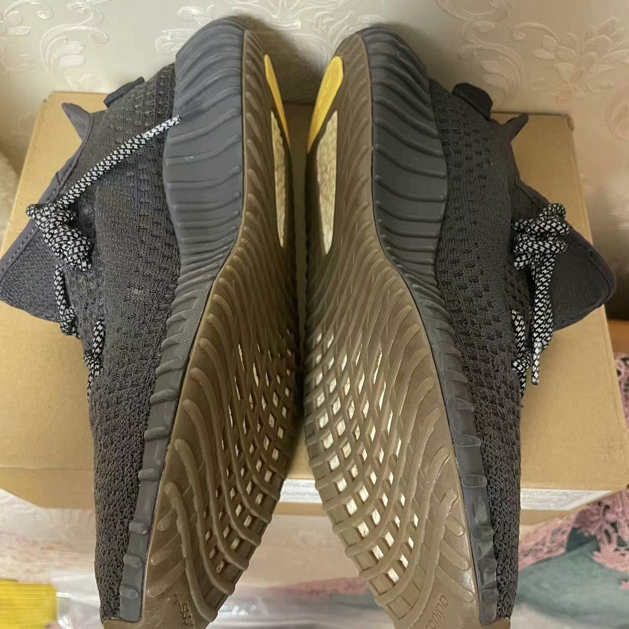 Adidas Adidas YEEZY Black Lowtop Sneakers 11 Men Size US 11 / EU 44 - 4 Thumbnail
