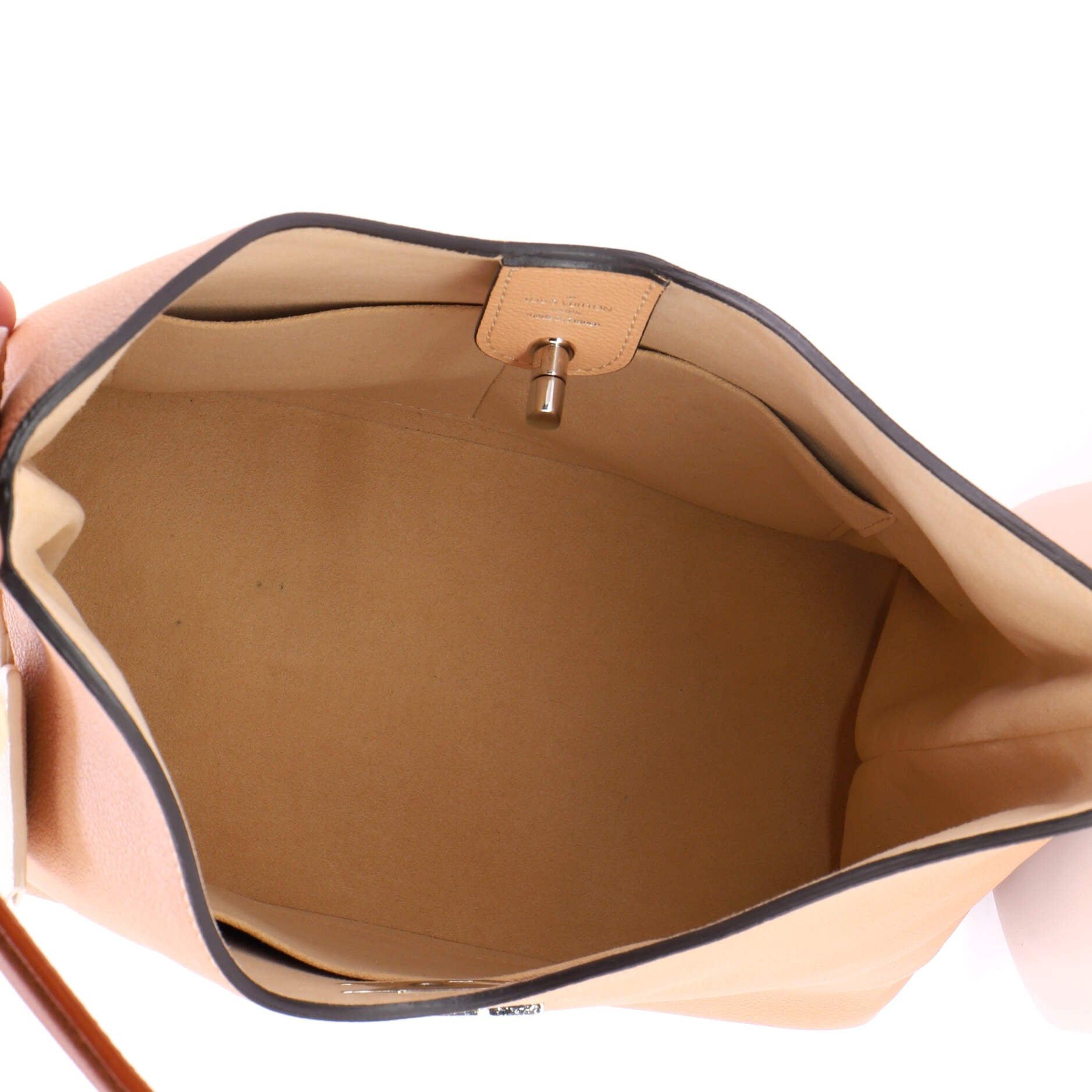 Louis Vuitton Lockme Hobo Size ONE SIZE - 5 Thumbnail