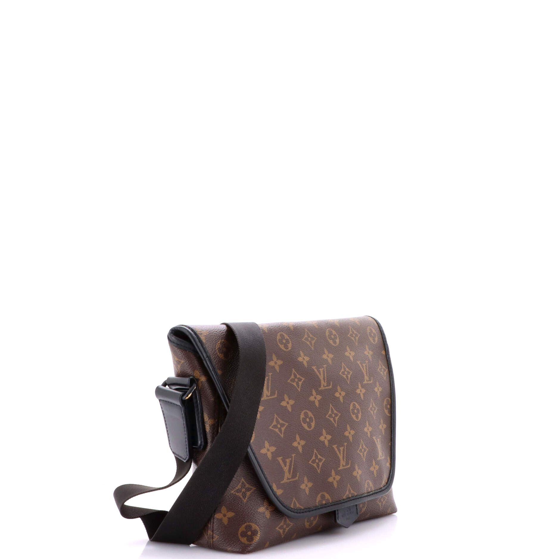 Louis Vuitton Magnetic Messenger Bag Size ONE SIZE - 2 Thumbnail